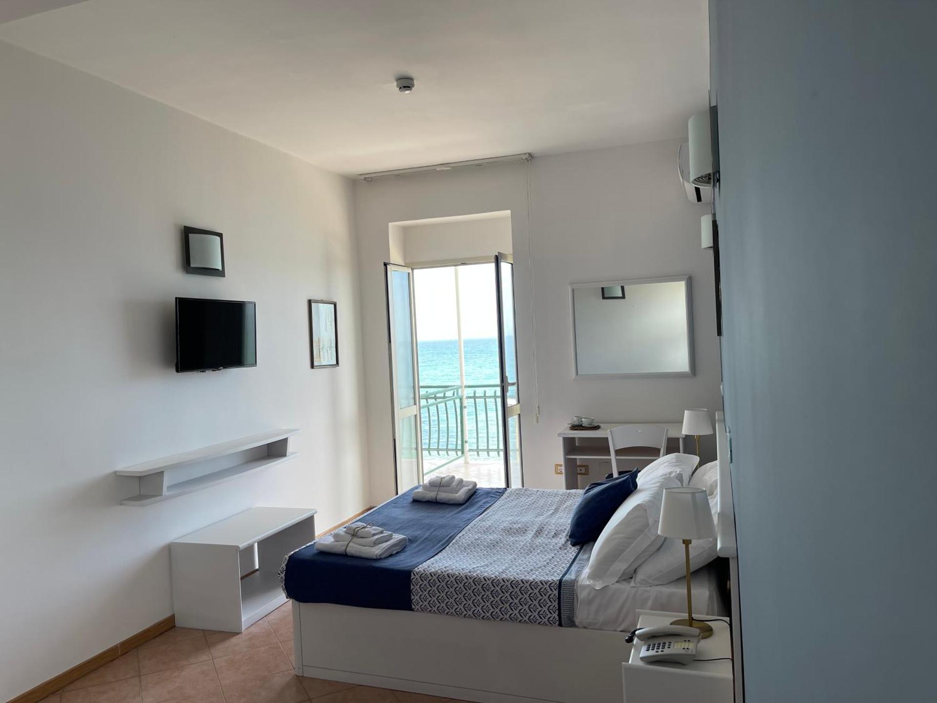 Perla Hotel - Photo 20
