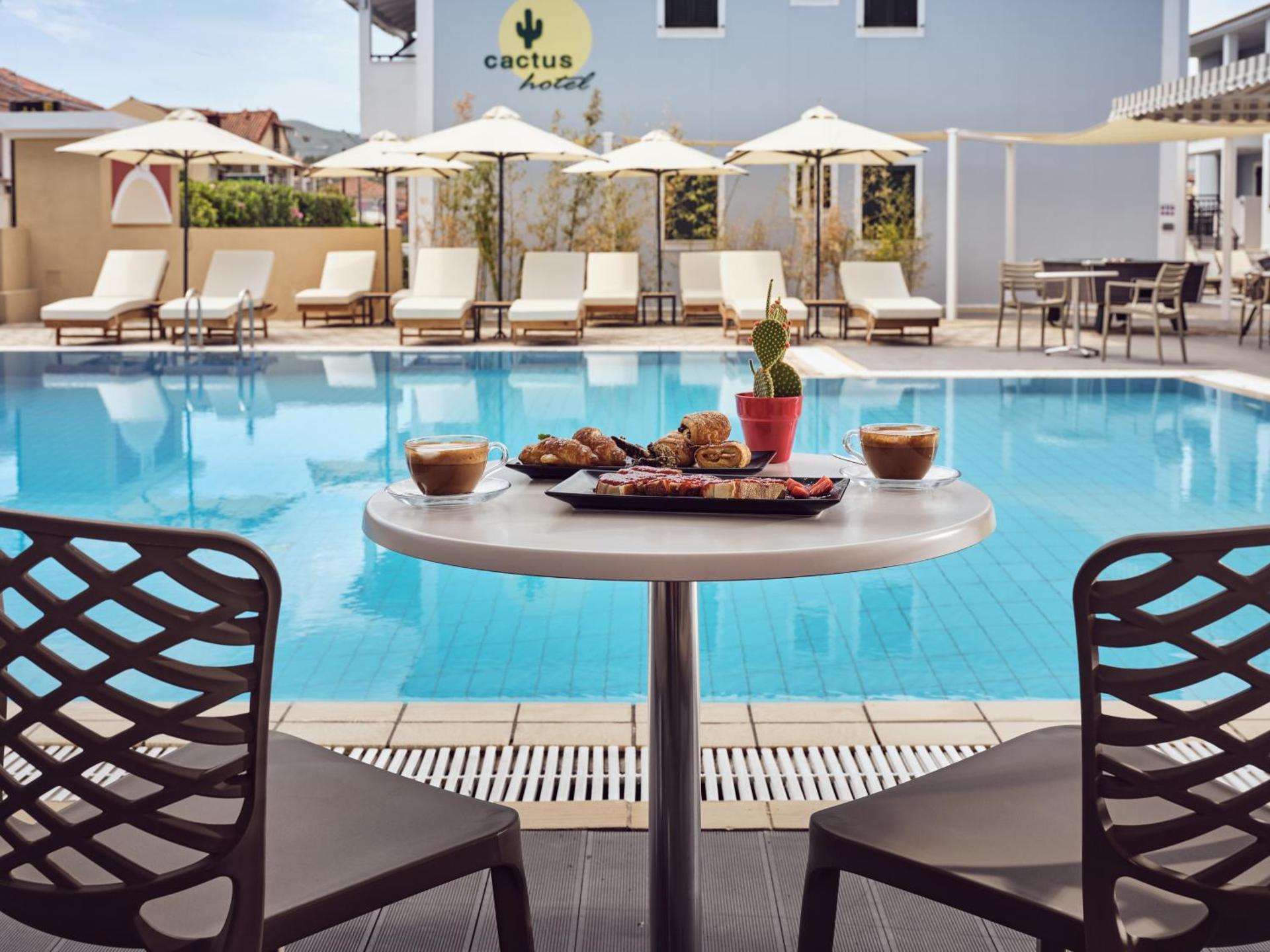 Cactus Hotel - Photo 15