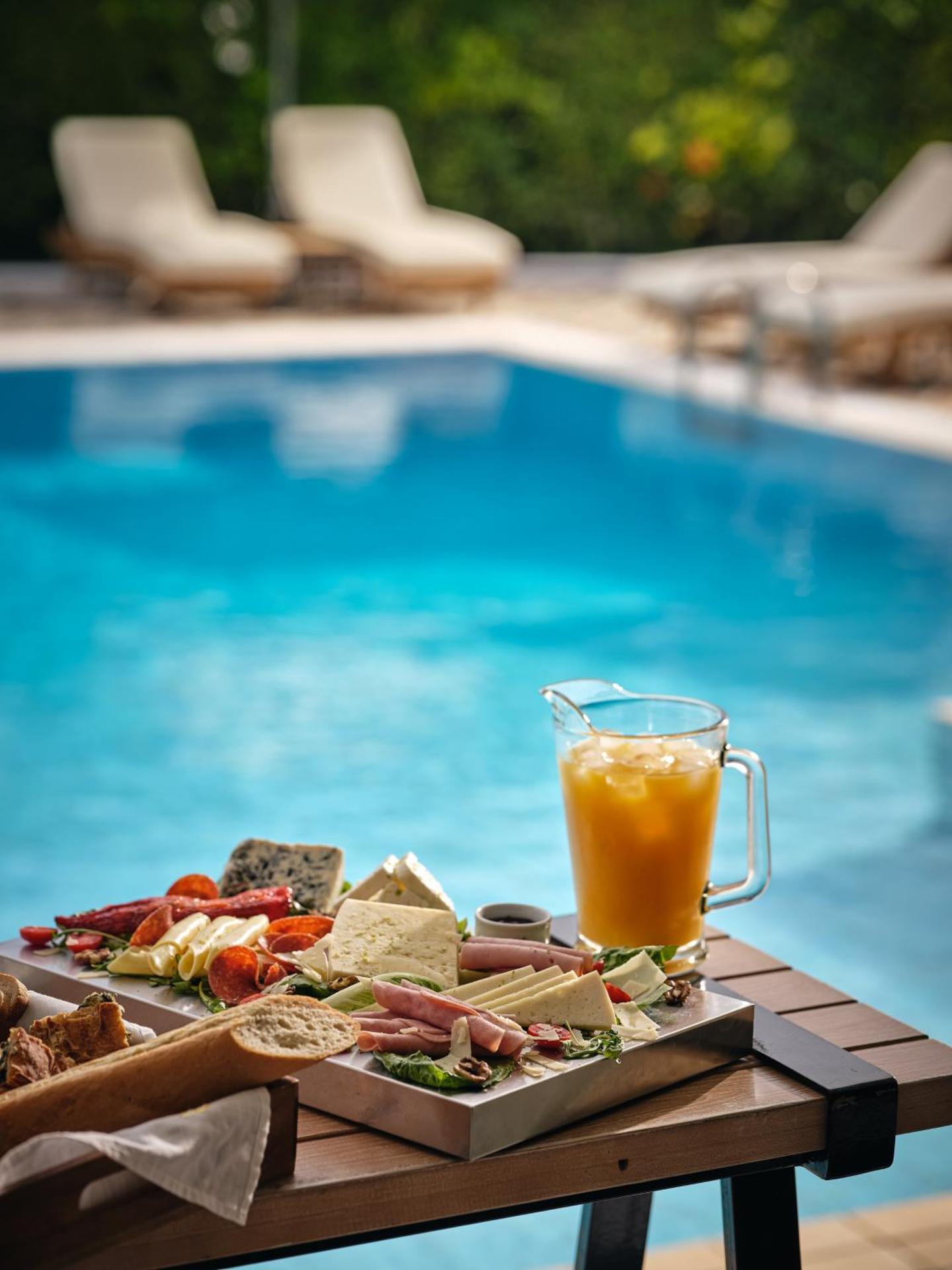 Cactus Hotel - Photo 16