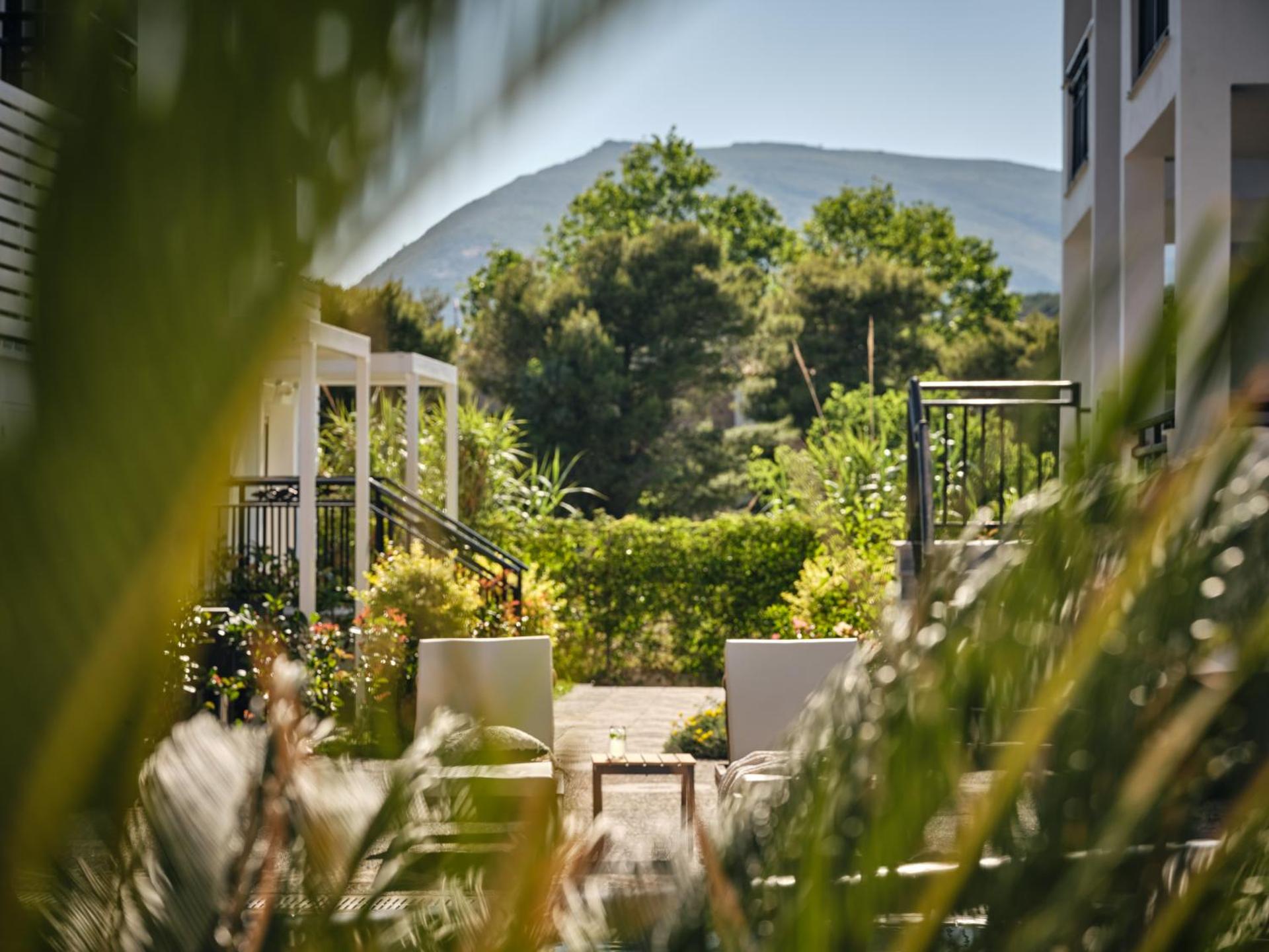 Cactus Hotel - Photo 35