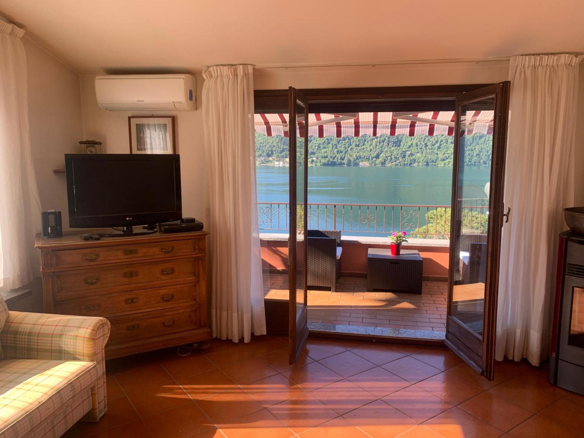 Cosy Penthouse with stunning view on Lugano Lake - Photo 15