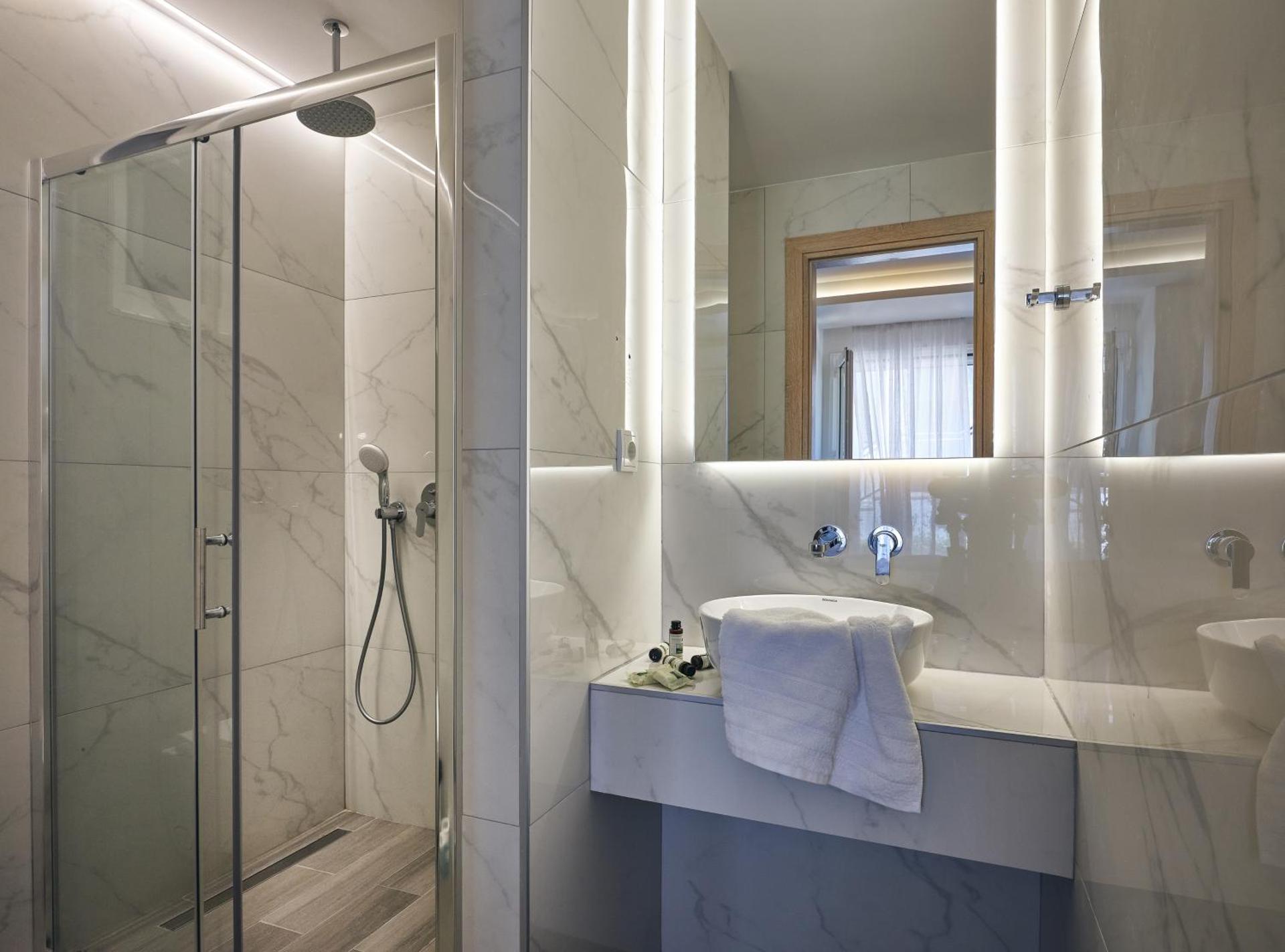 Cactus Hotel - Photo 39