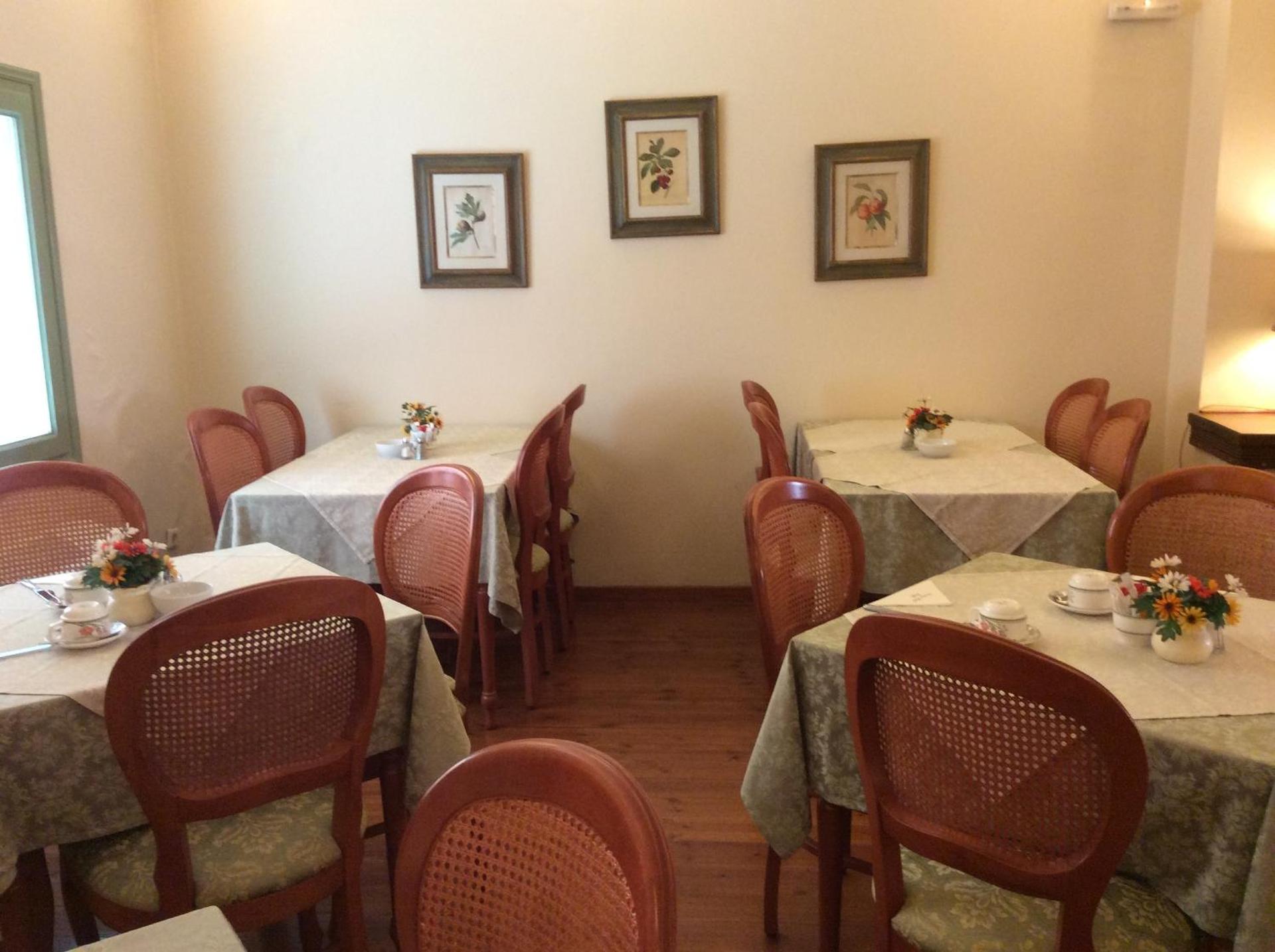 Cavalieri Hotel - Photo 51