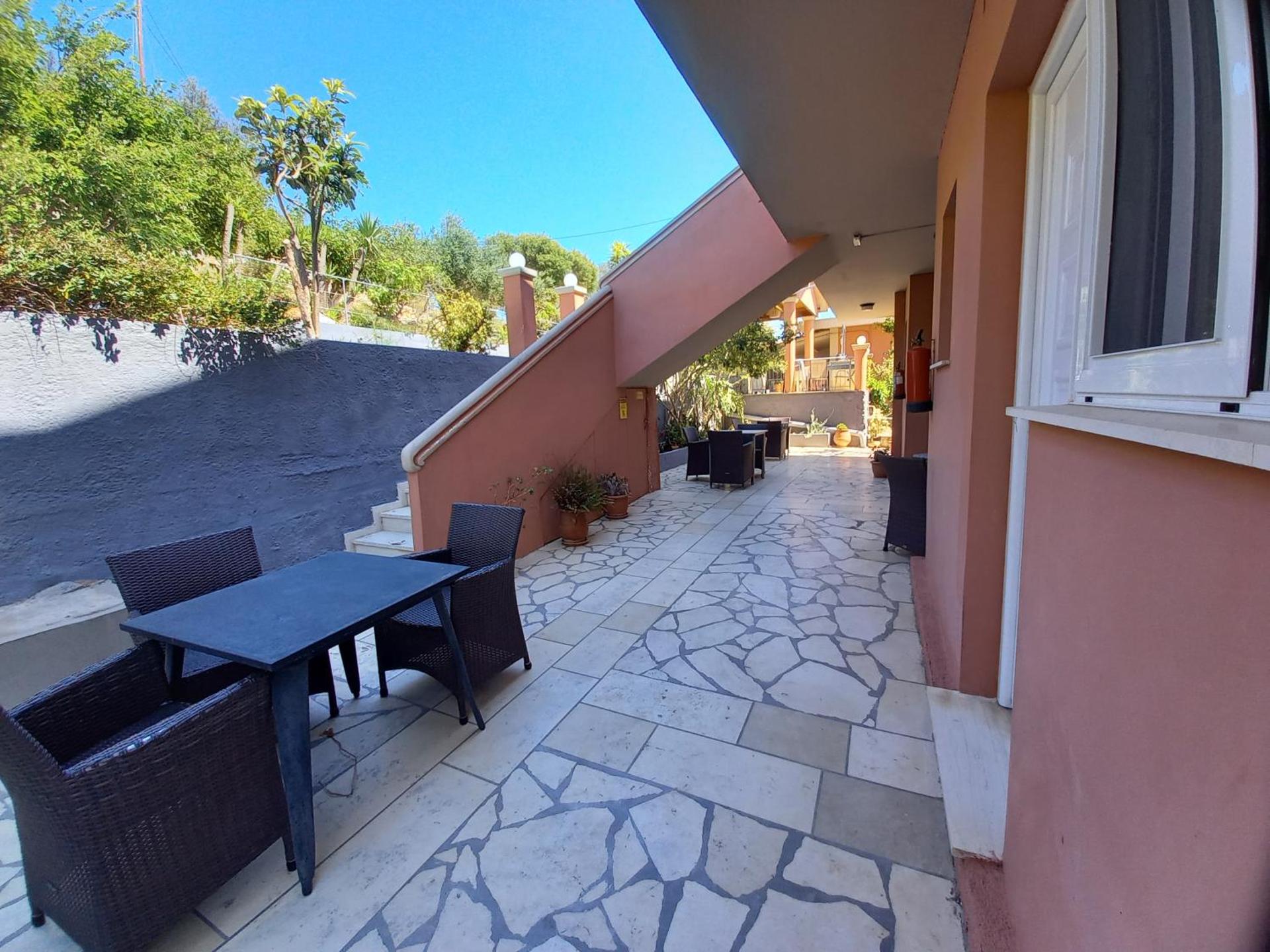 Stefanos Studios - Photo 12