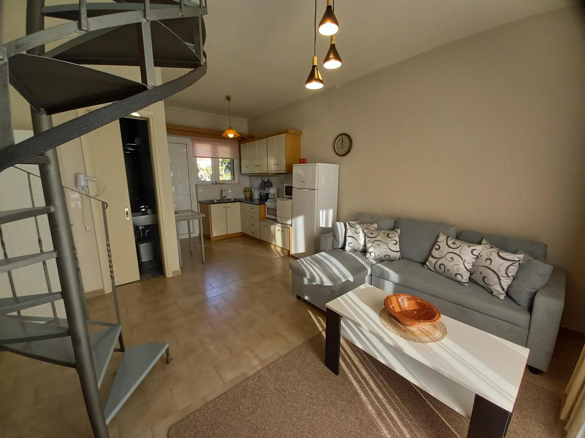 Stefanos Studios - Photo 59