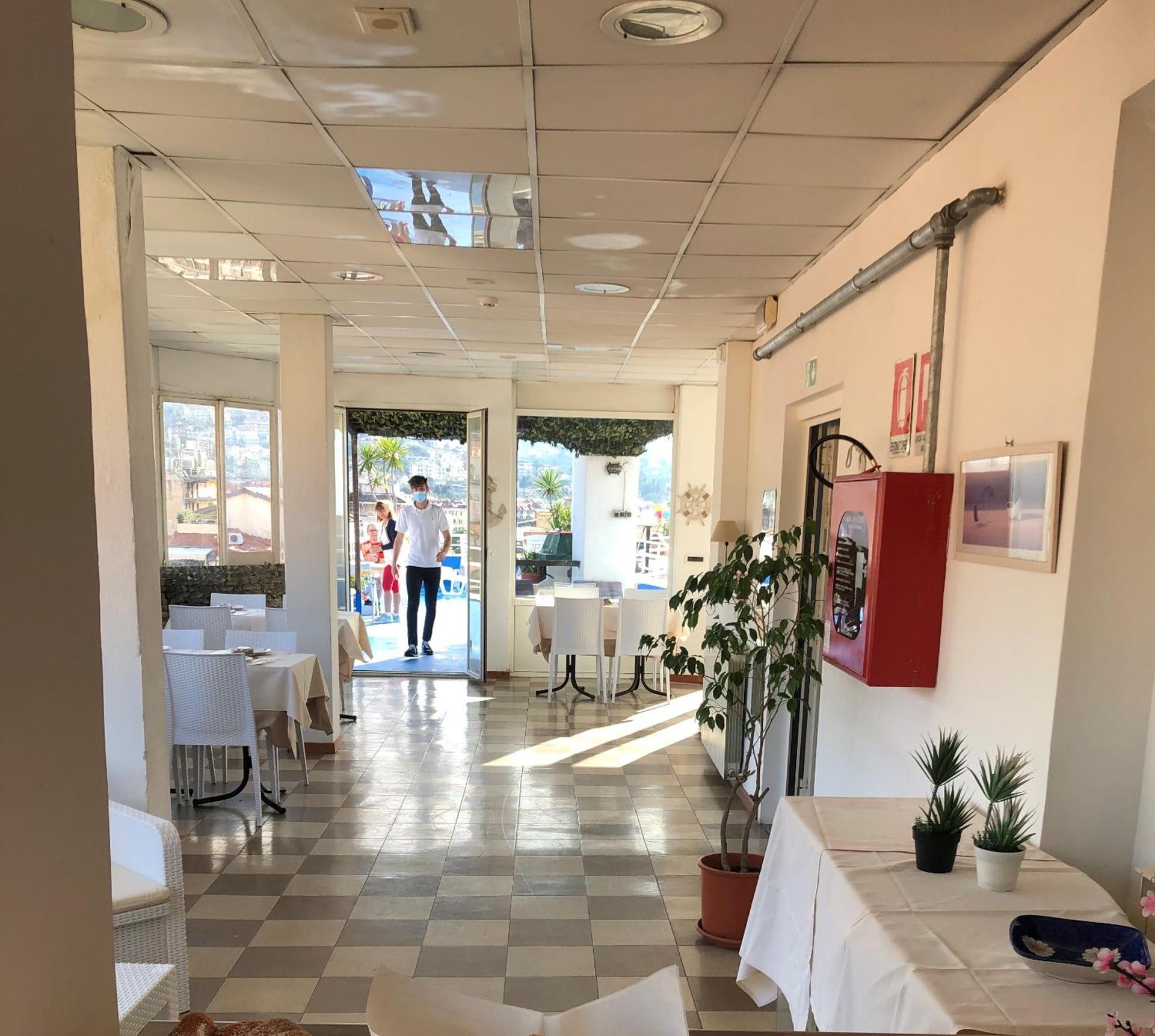 Hotel Belvedere - Photo 25