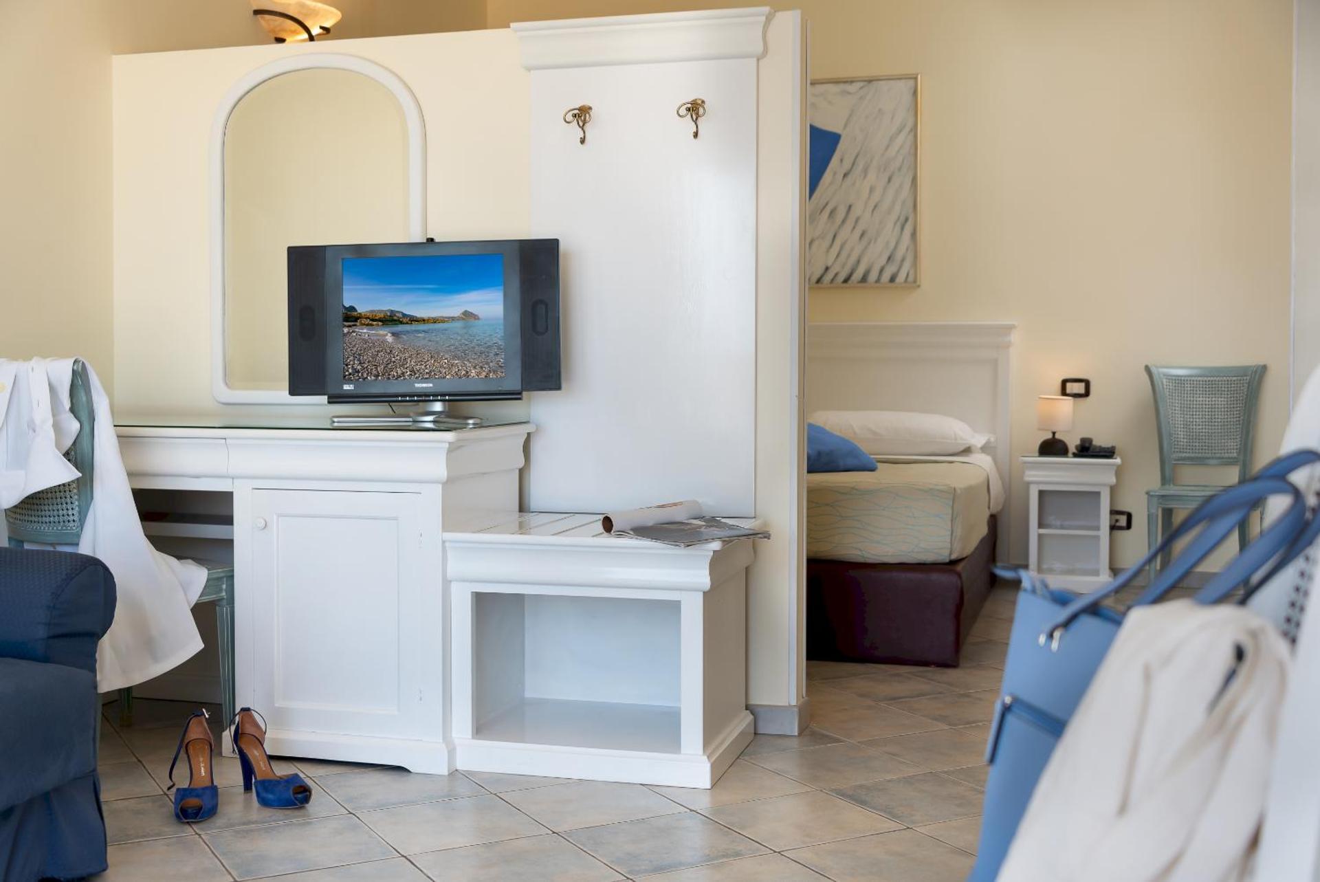 Hotel Riviera - Photo 32