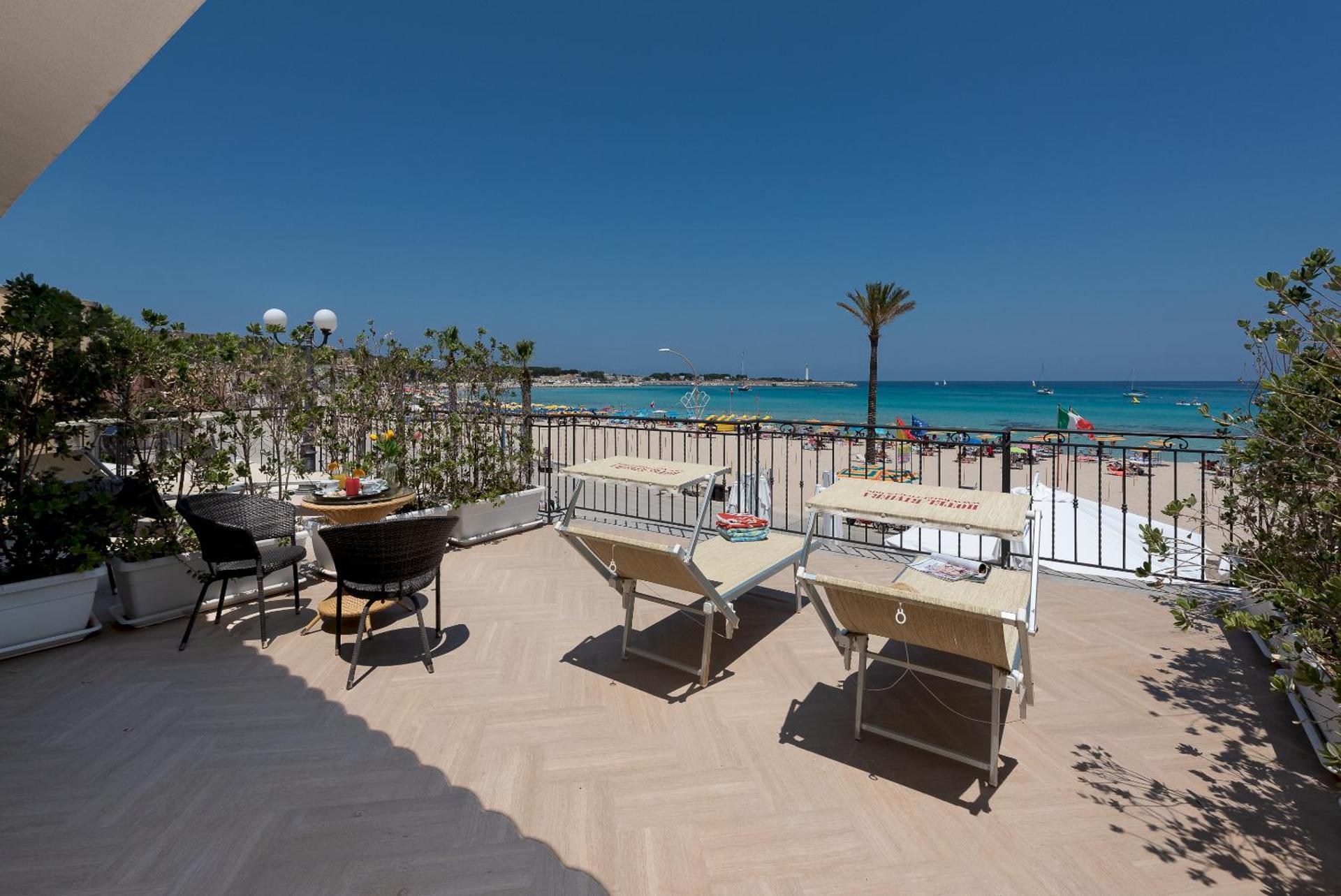 Hotel Riviera - Photo 5