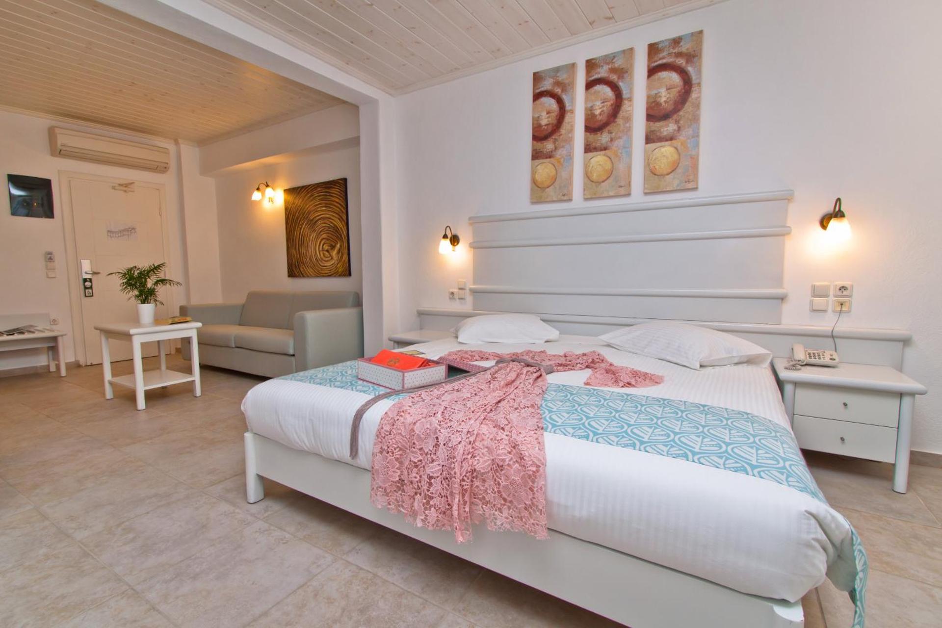 Yiannaki Hotel - Photo 11