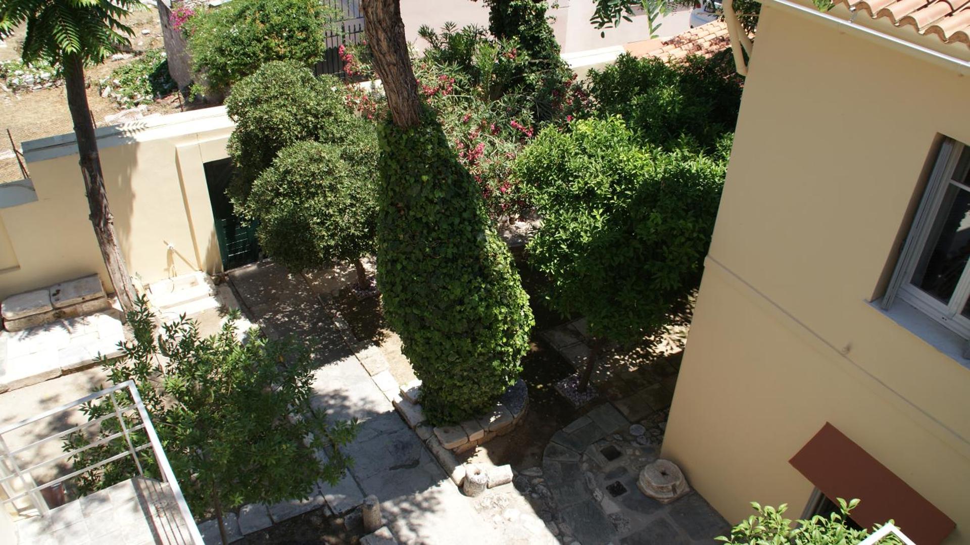 A Painter's House in Plaka - Photo 20