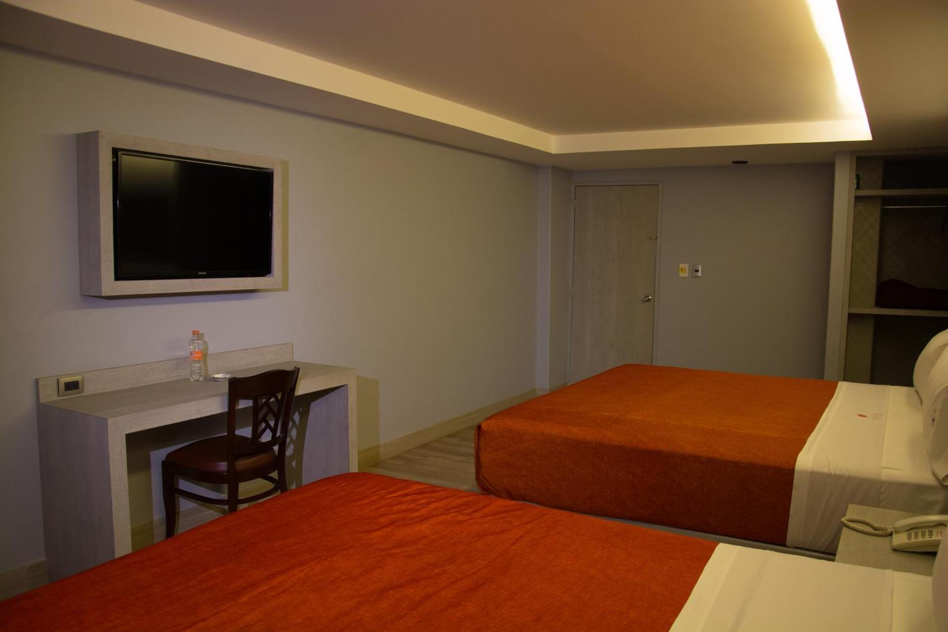 Hotel El Senador - Photo 33