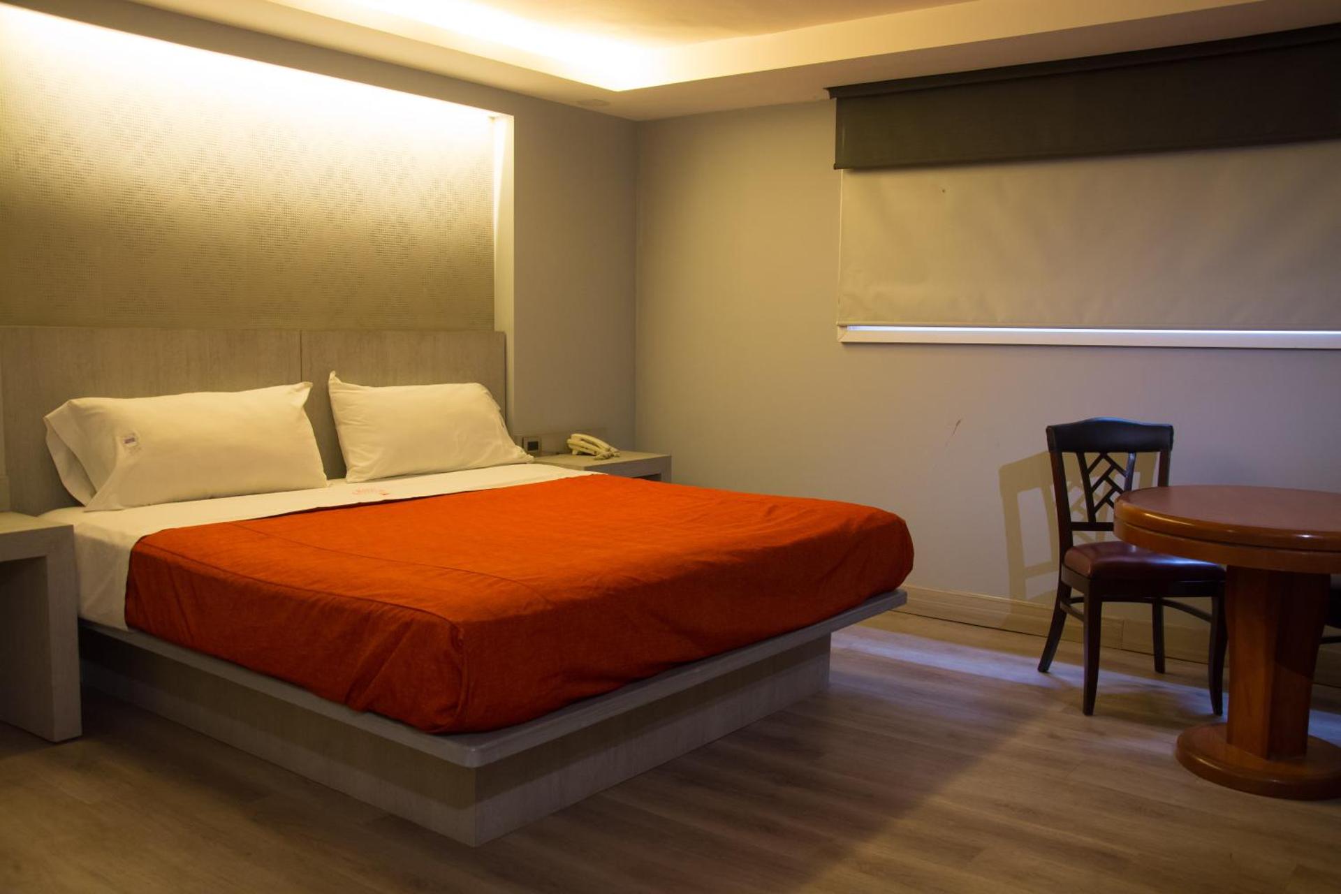 Hotel El Senador - Photo 9