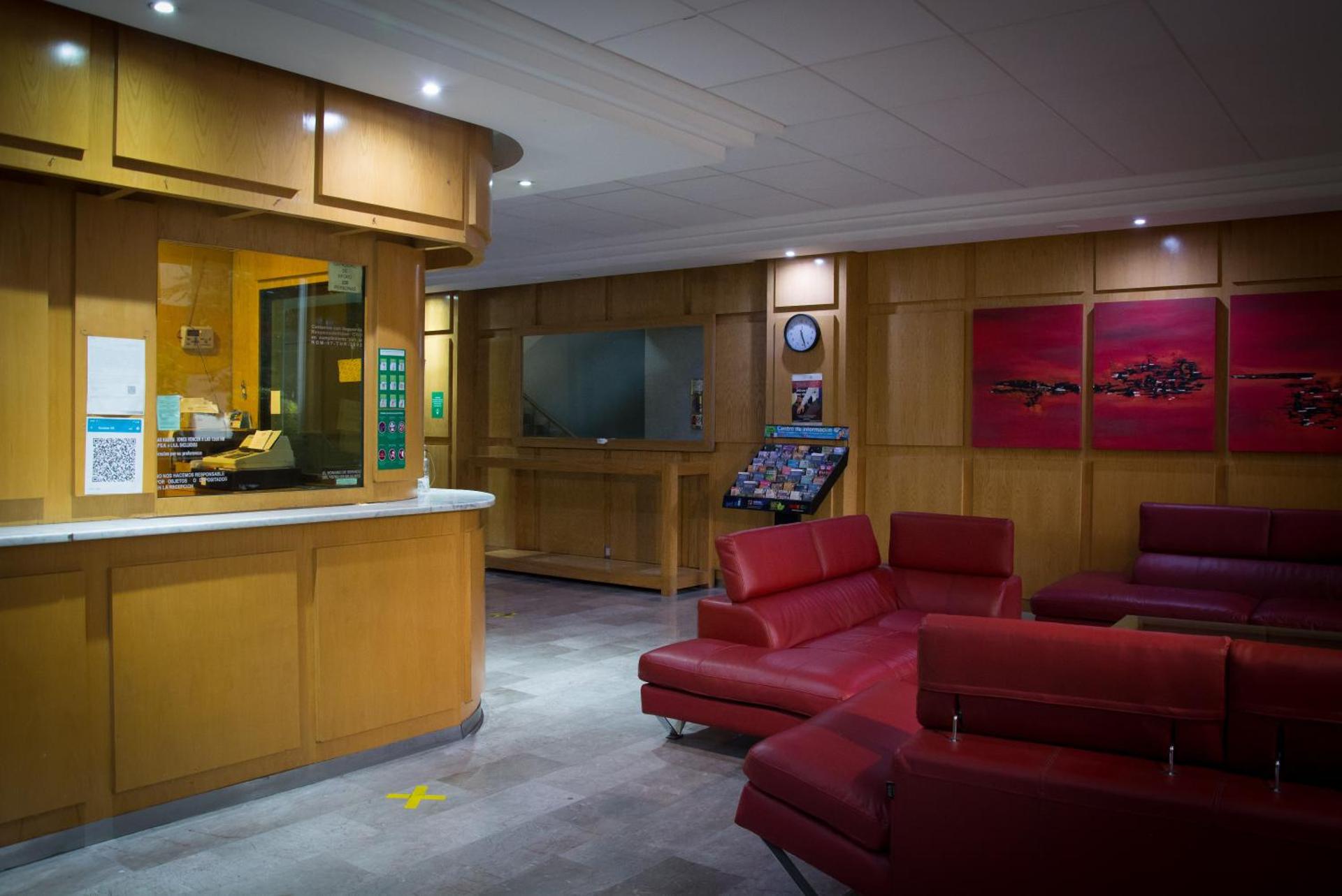 Hotel El Senador - Photo 6