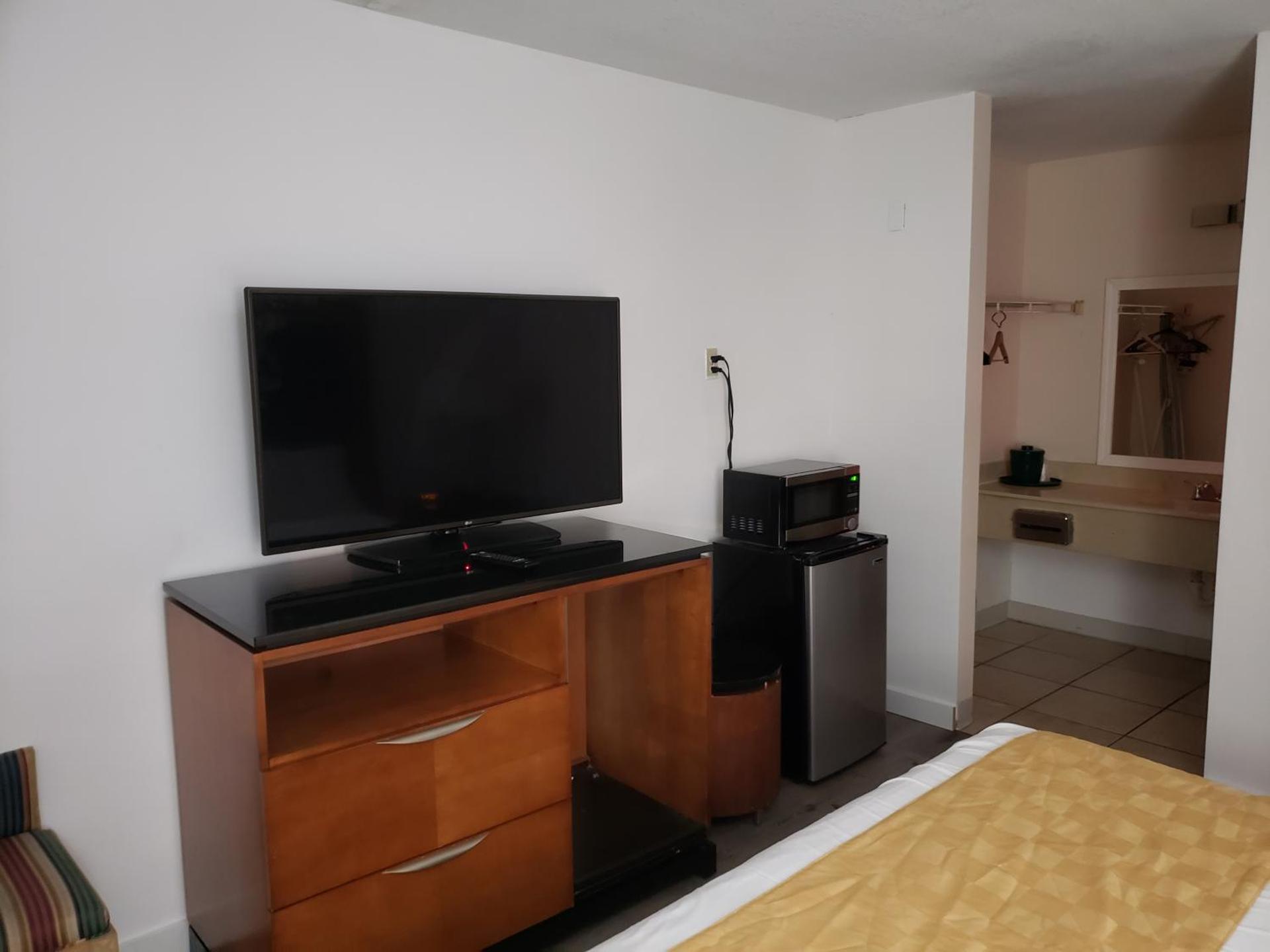 Knights Inn Kissimmee - Photo 36