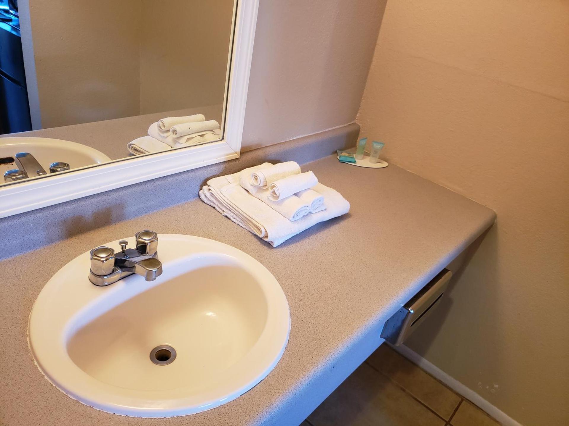 Knights Inn Kissimmee - Photo 21