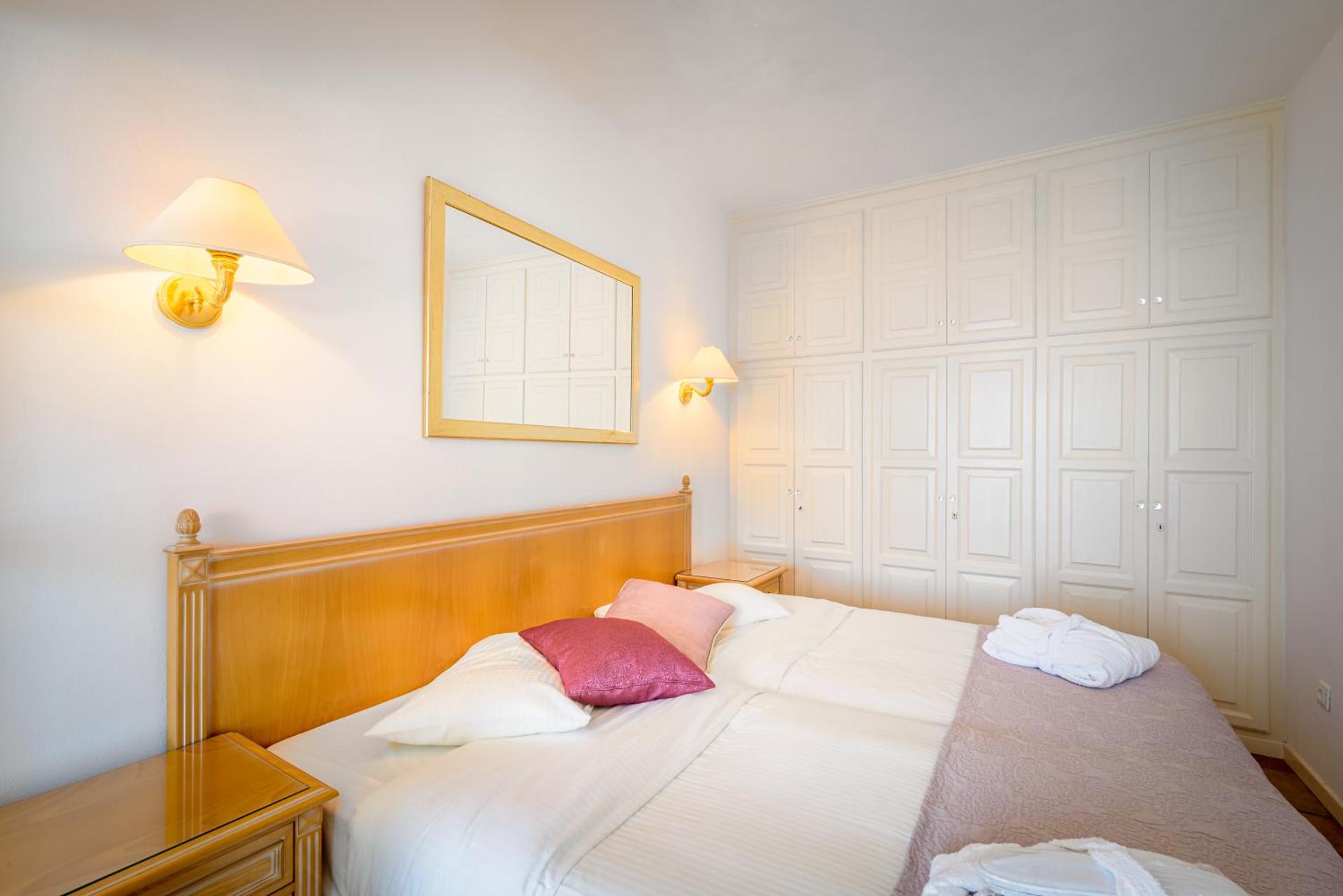 Golden Grey Goose - Photo 22