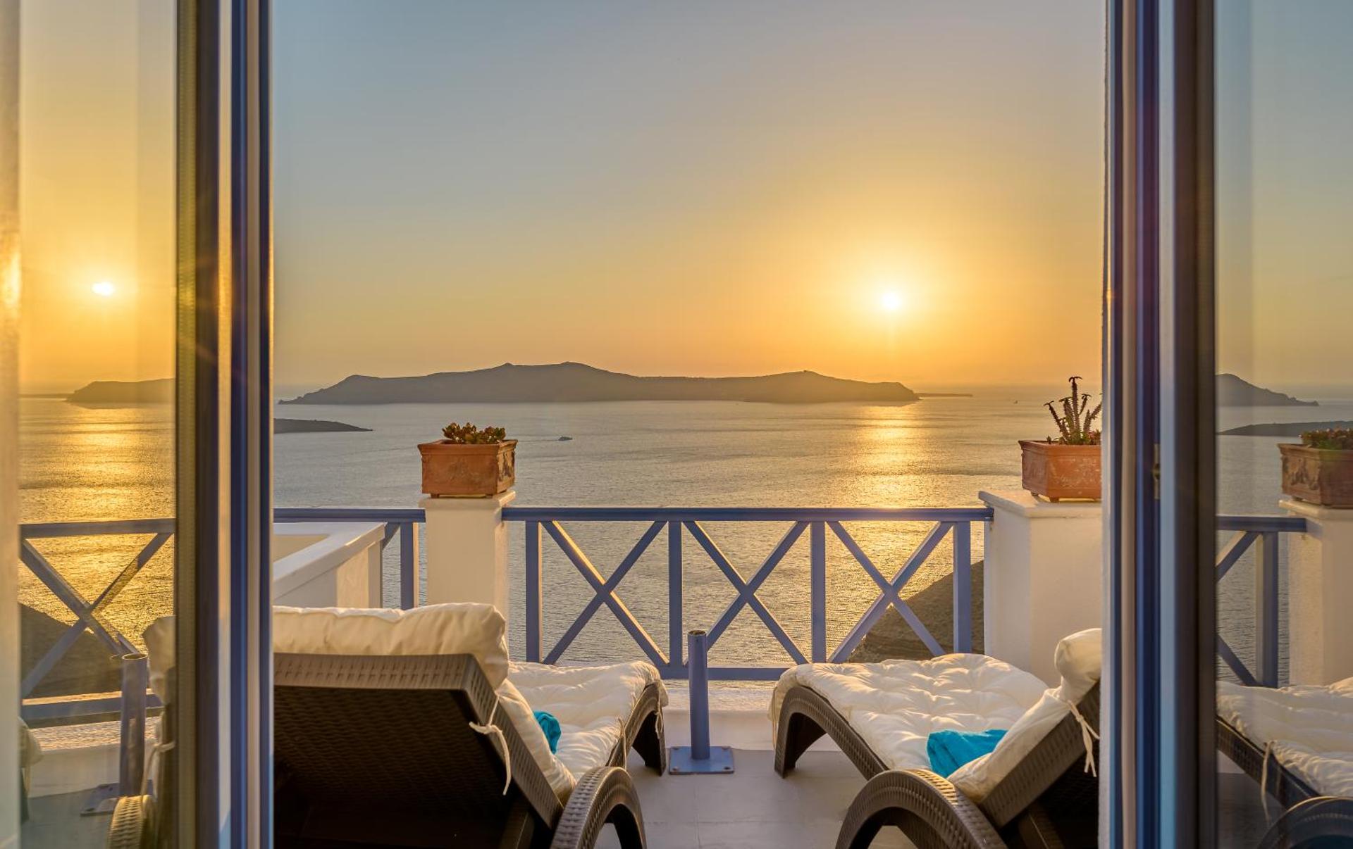 One-Bedroom Apartment with Caldera View and Hot Tub (Gray)