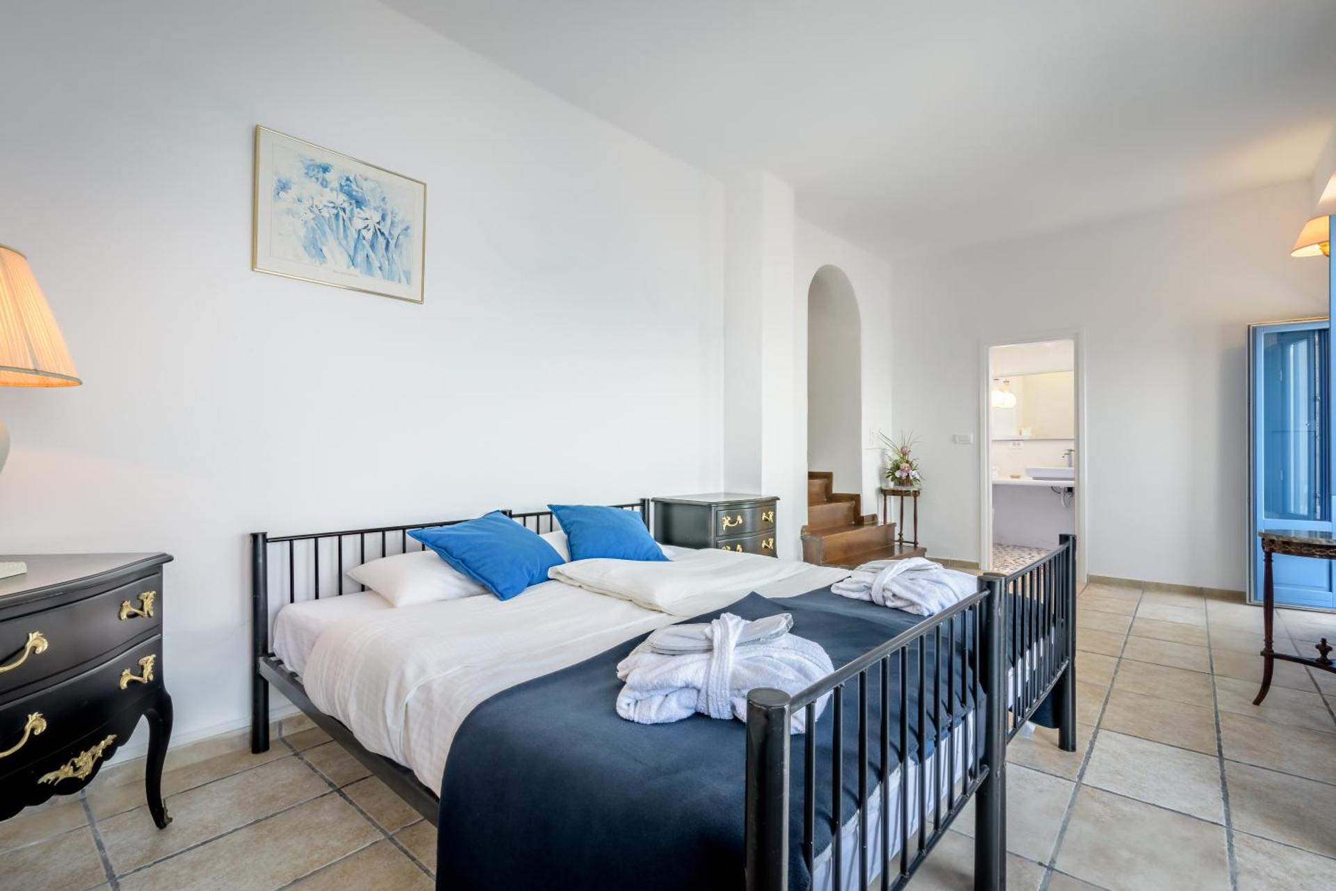 Golden Grey Goose - Photo 75