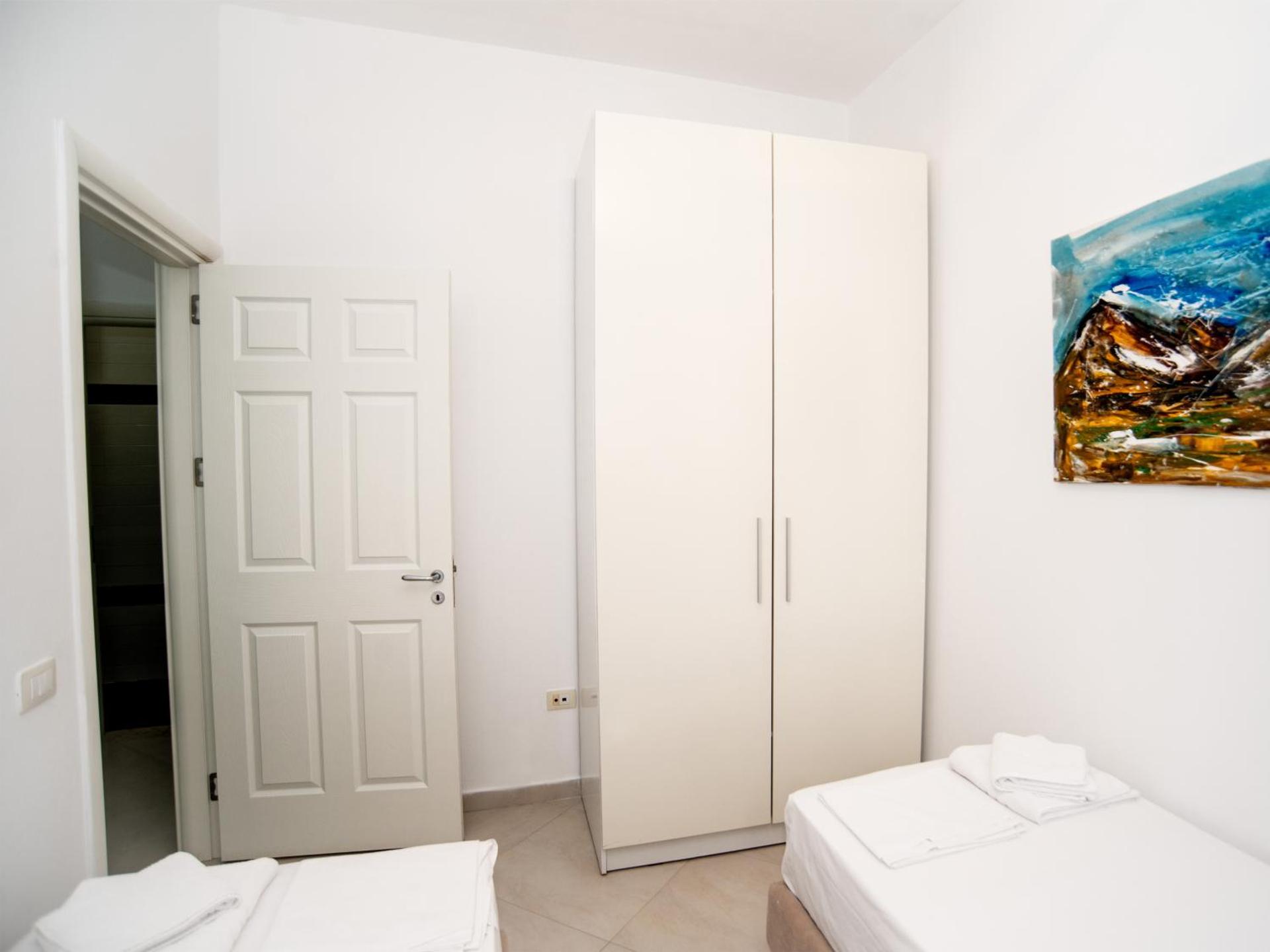 Bougainville Bay Apartments - Photo 31