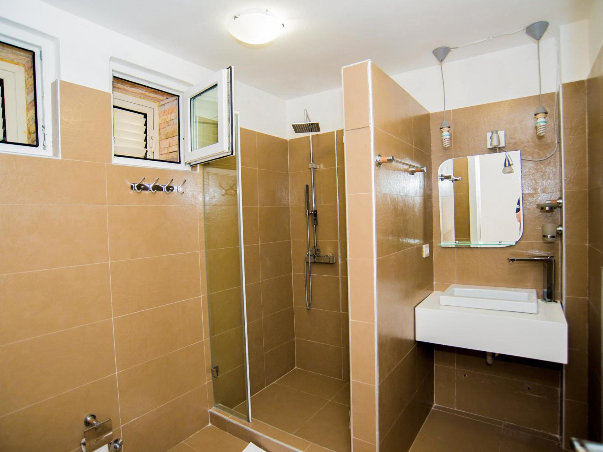 Bougainville Bay Apartments - Photo 96