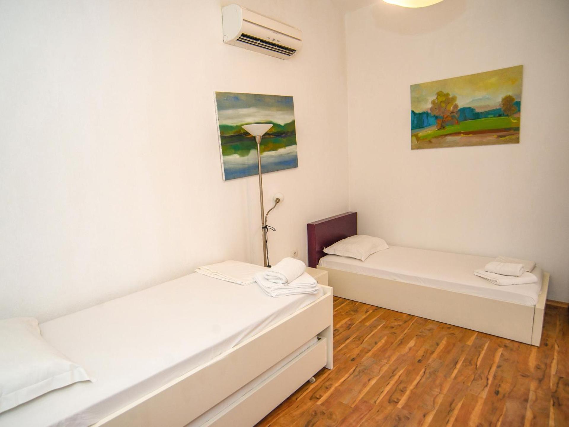 Bougainville Bay Apartments - Photo 98