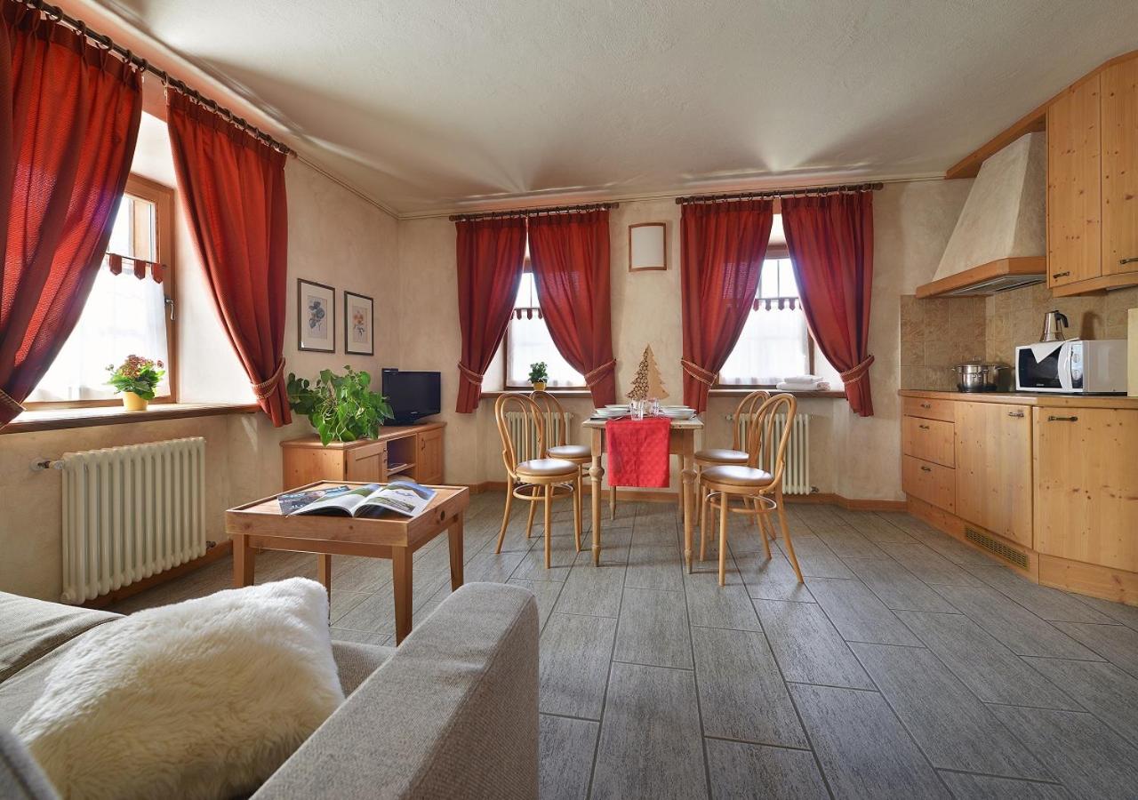 One-Bedroom Apartment - Photo 2