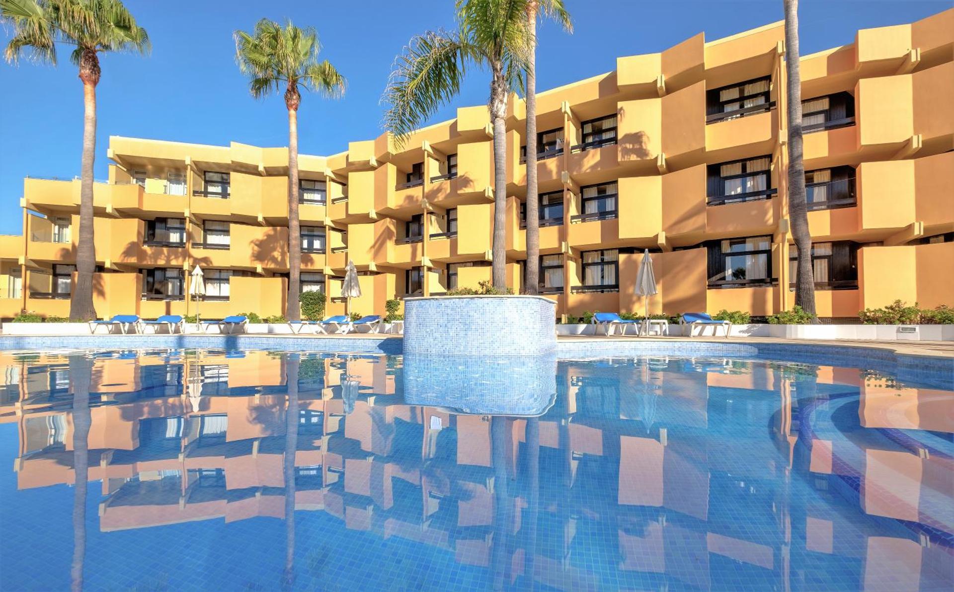 Auramar Beach Resort - Photo 29
