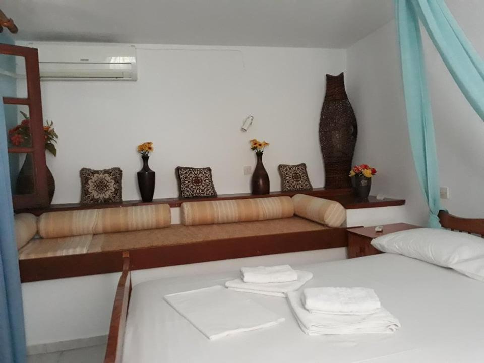 Violetta Studios & Apartments - Photo 23