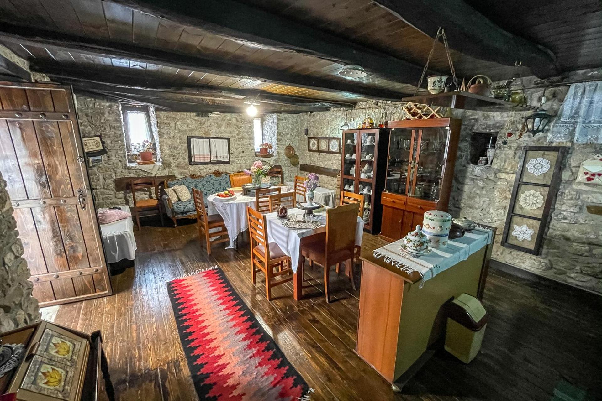 Bujtina Kodiket Guesthouse - Photo 17