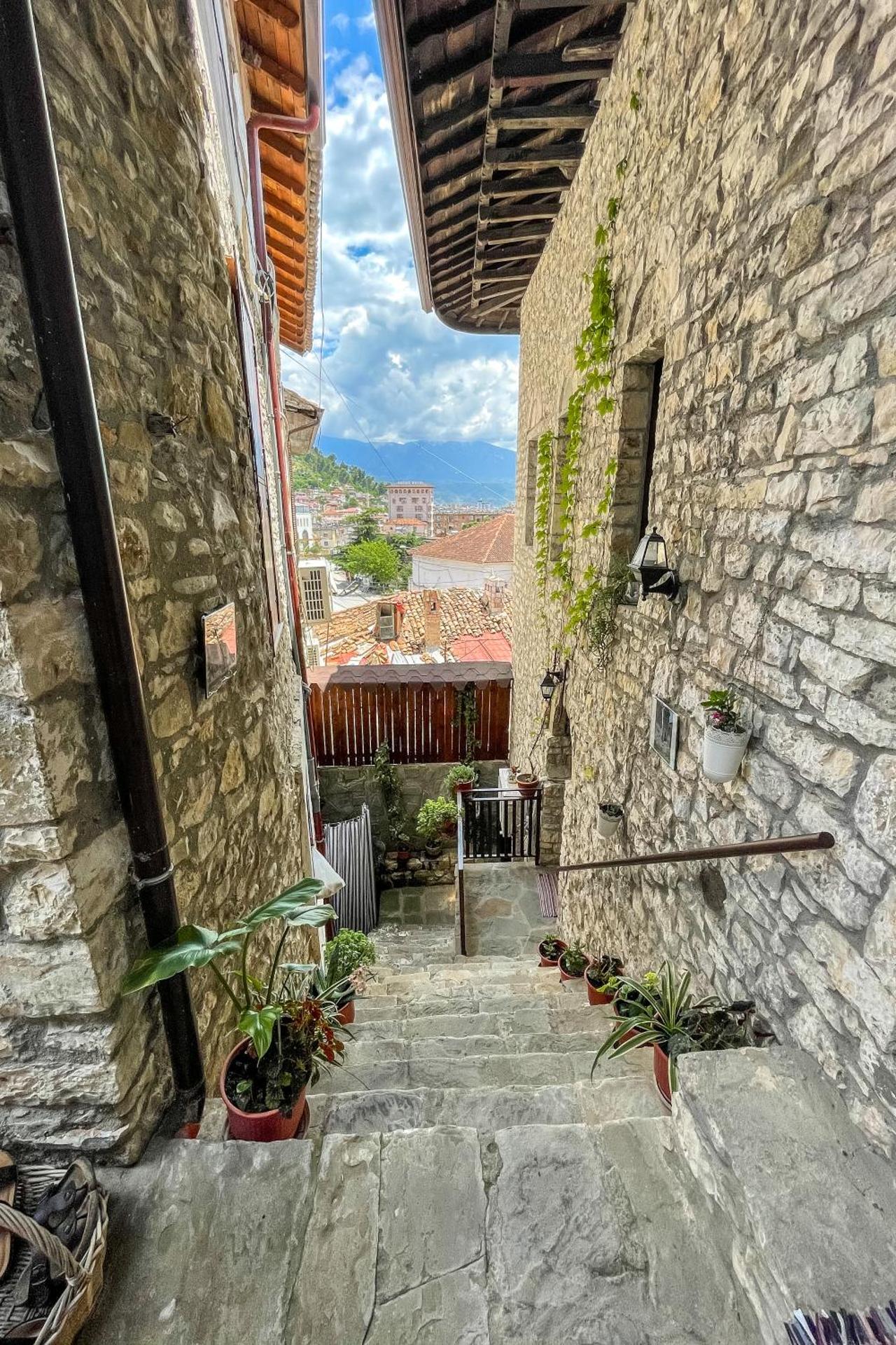 Bujtina Kodiket Guesthouse - Photo 11