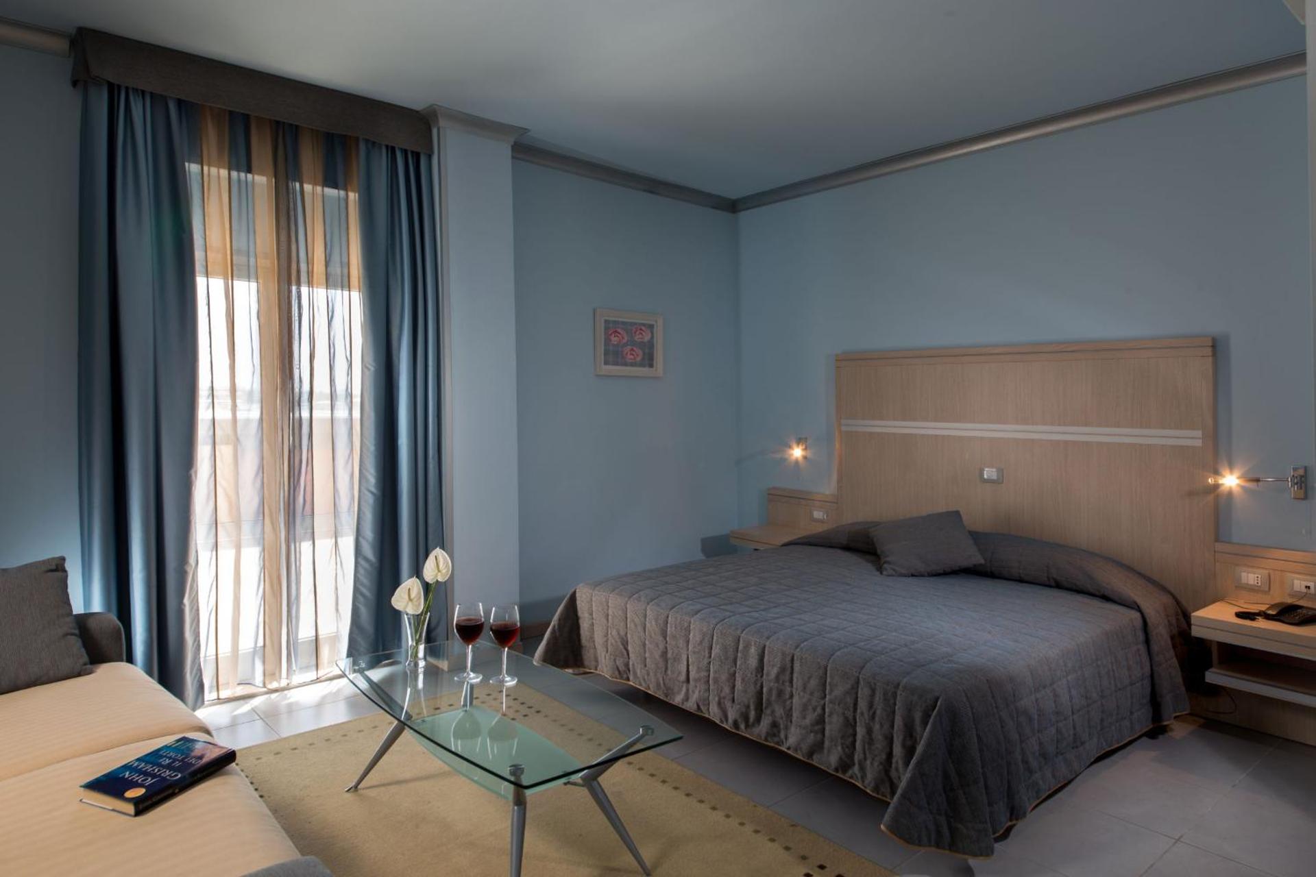Hotel Mediterraneo - Photo 10