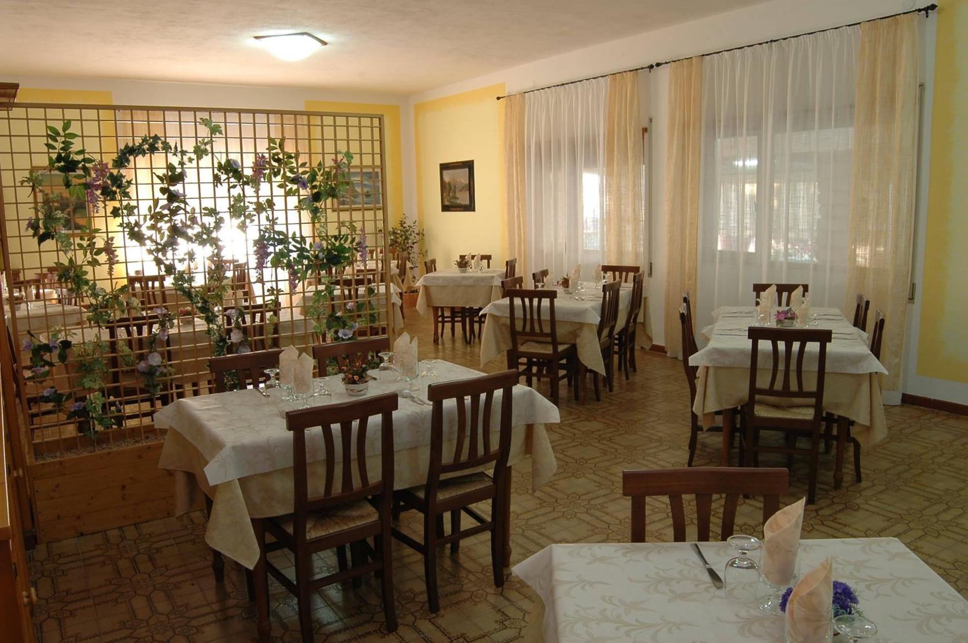 Hotel Mediterraneo - Photo 8