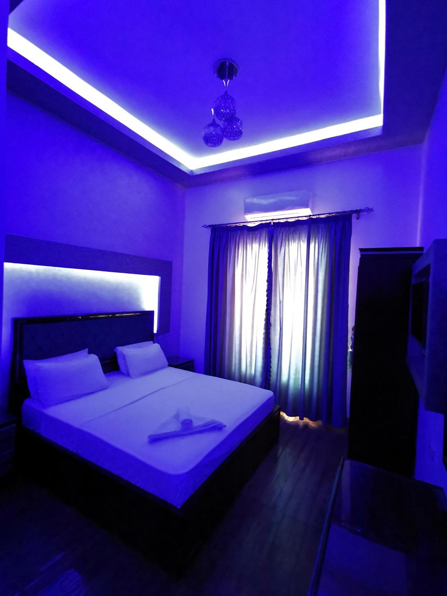 Golden Palace Hotel - Photo 17