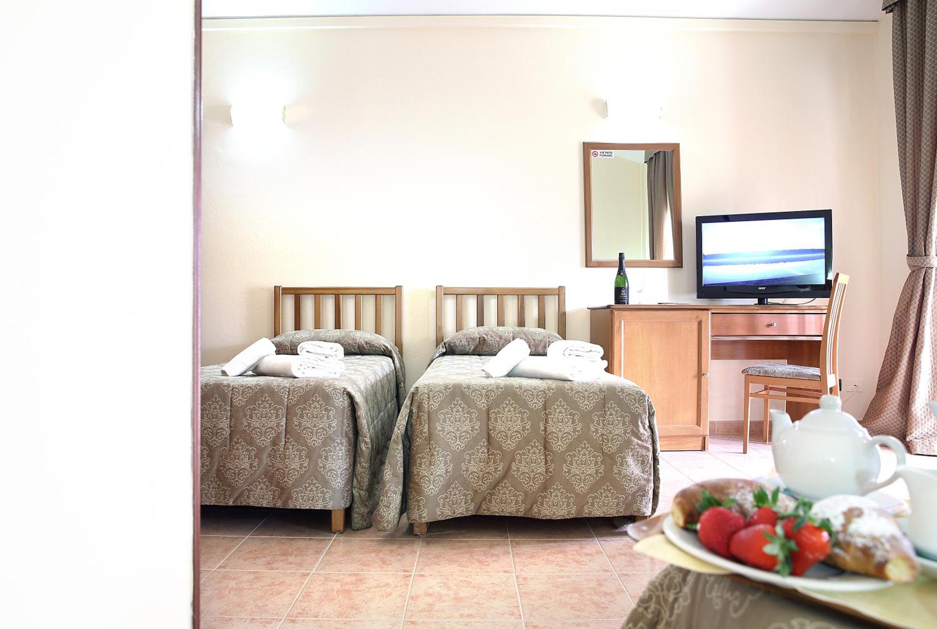 Pausania Inn - Photo 5