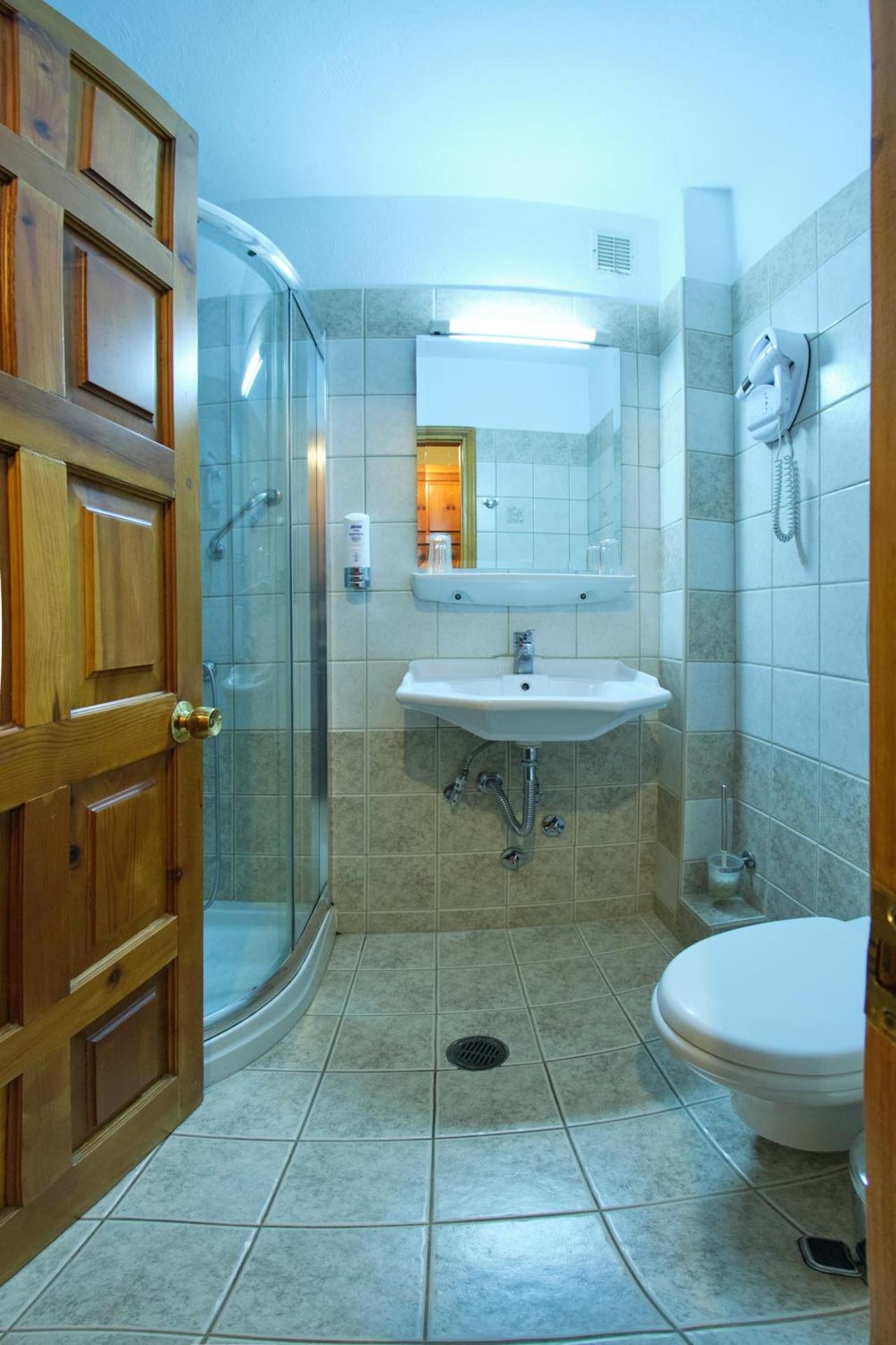 Hotel Victoria - Photo 8