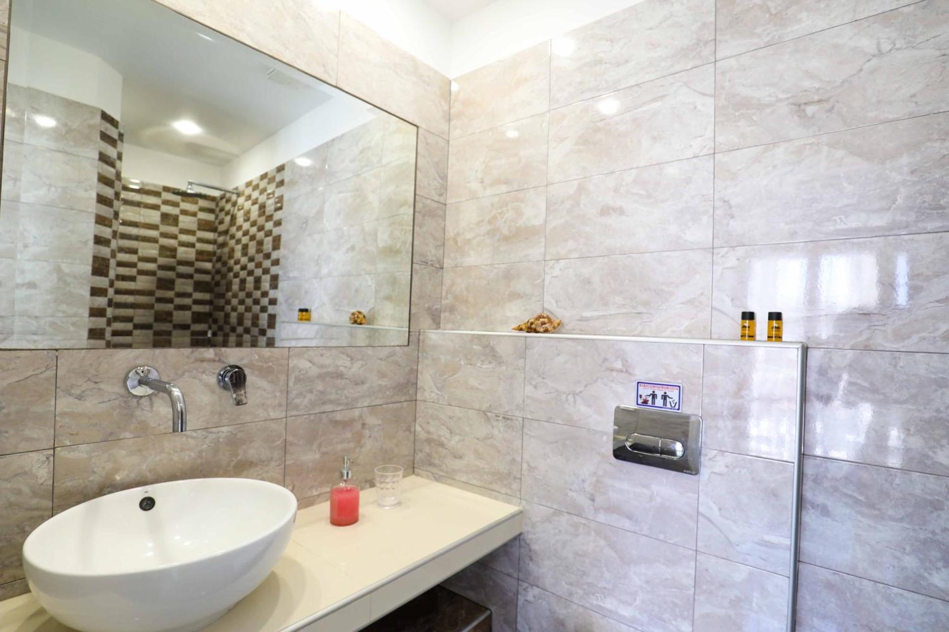 Finikas Santorini - Photo 37