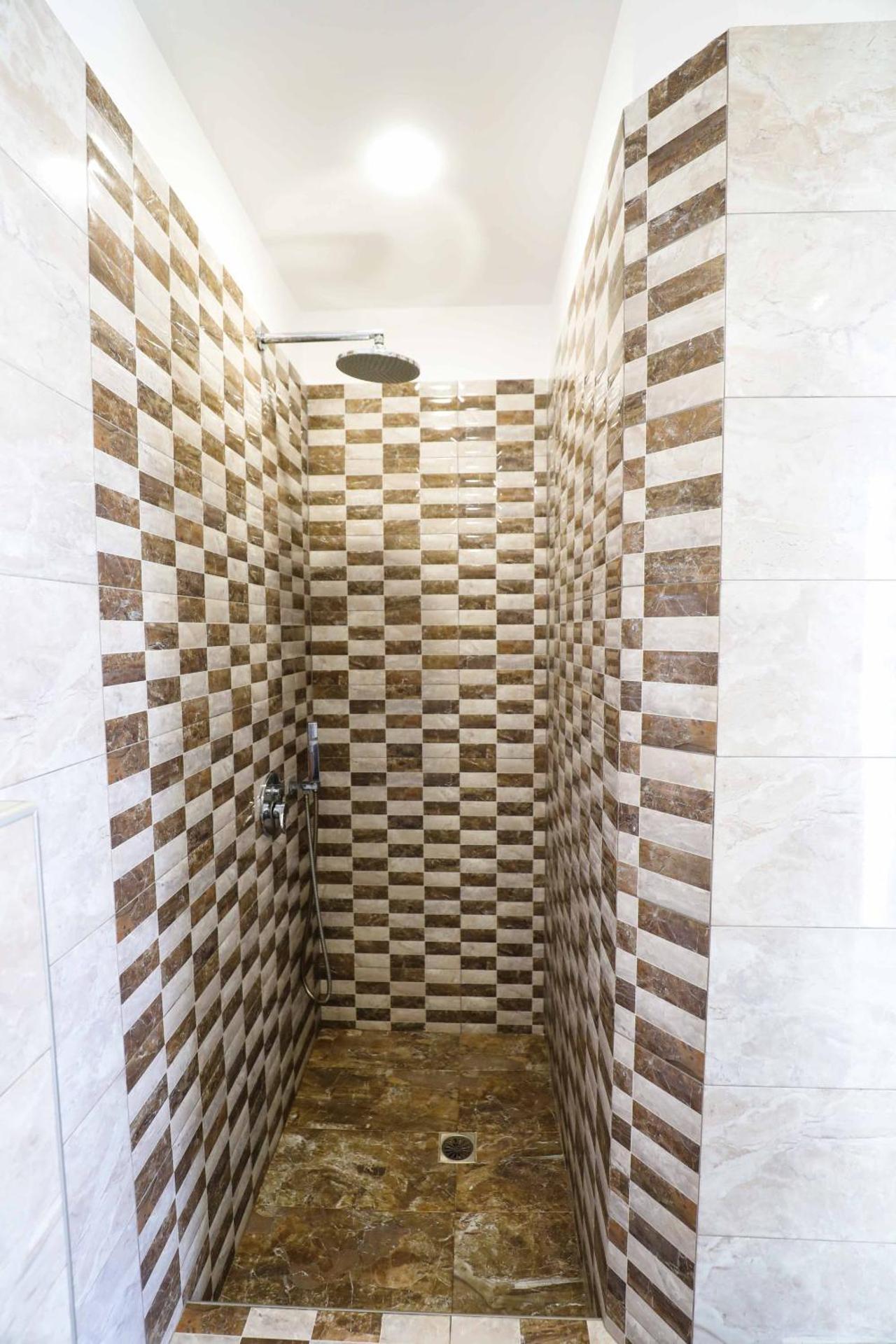 Finikas Santorini - Photo 54