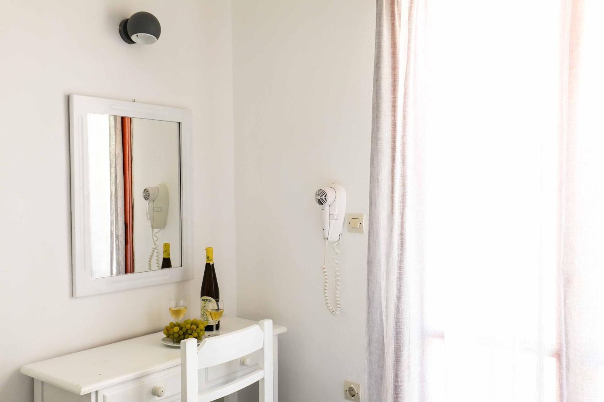 Finikas Santorini - Photo 133