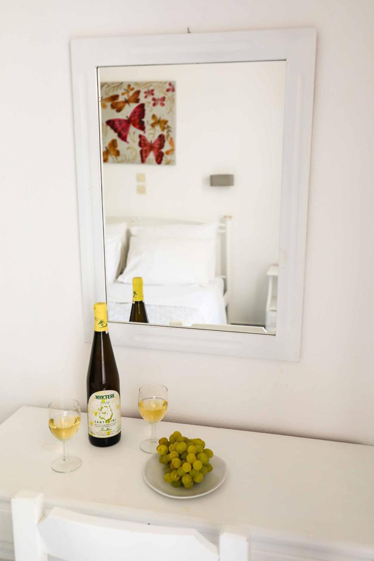 Finikas Santorini - Photo 131