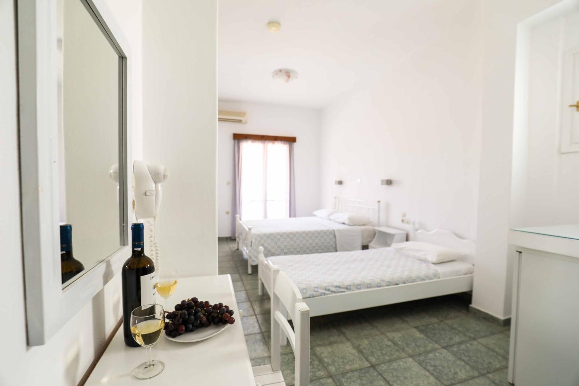 Finikas Santorini - Photo 70