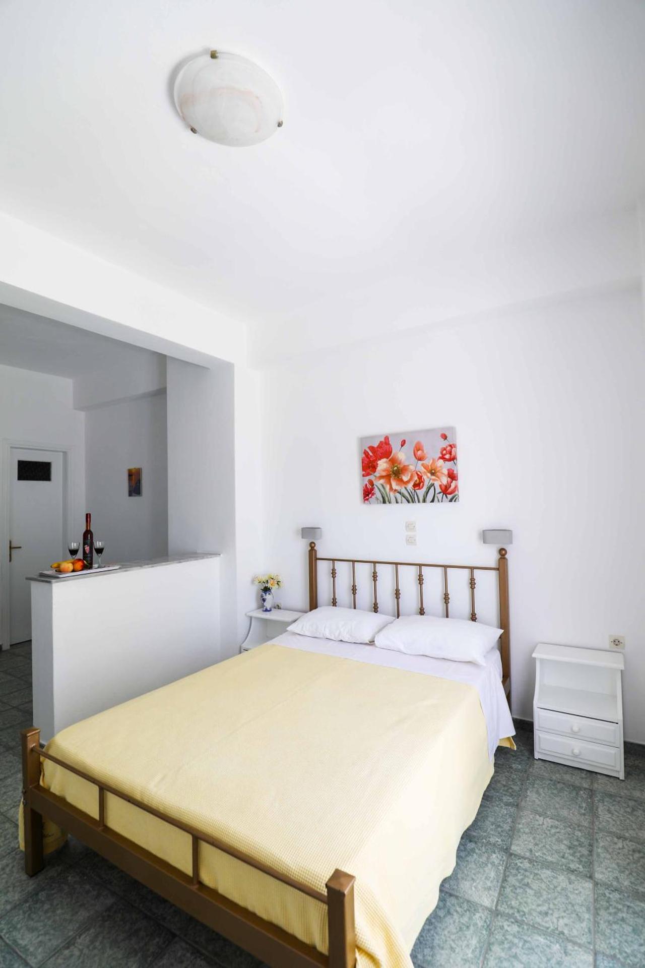 Finikas Santorini - Photo 59