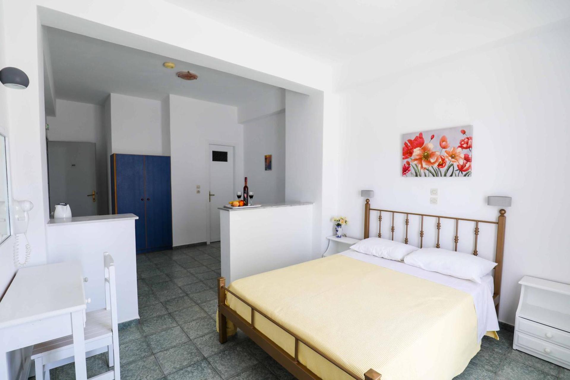 Finikas Santorini - Photo 56