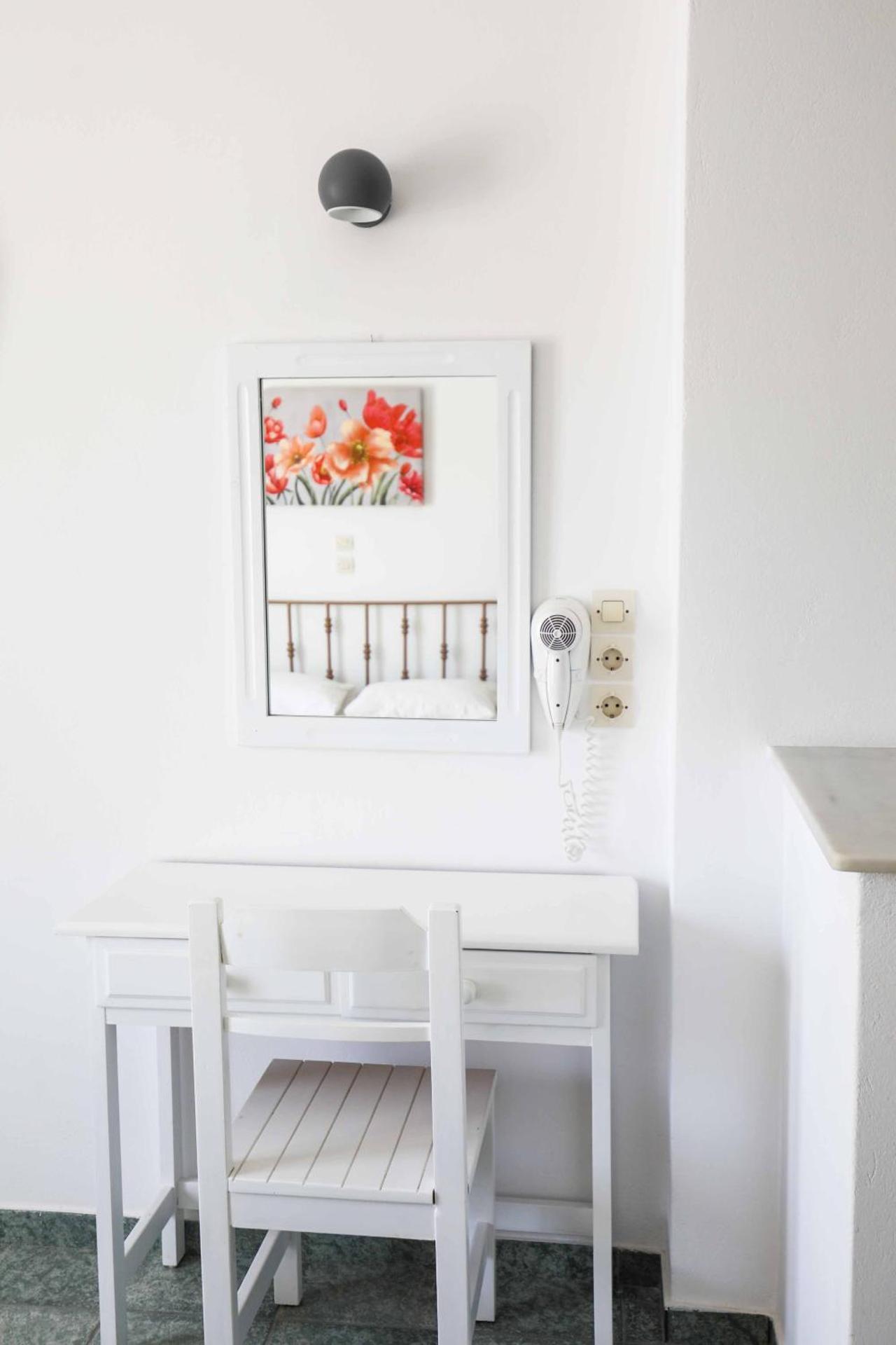 Finikas Santorini - Photo 65