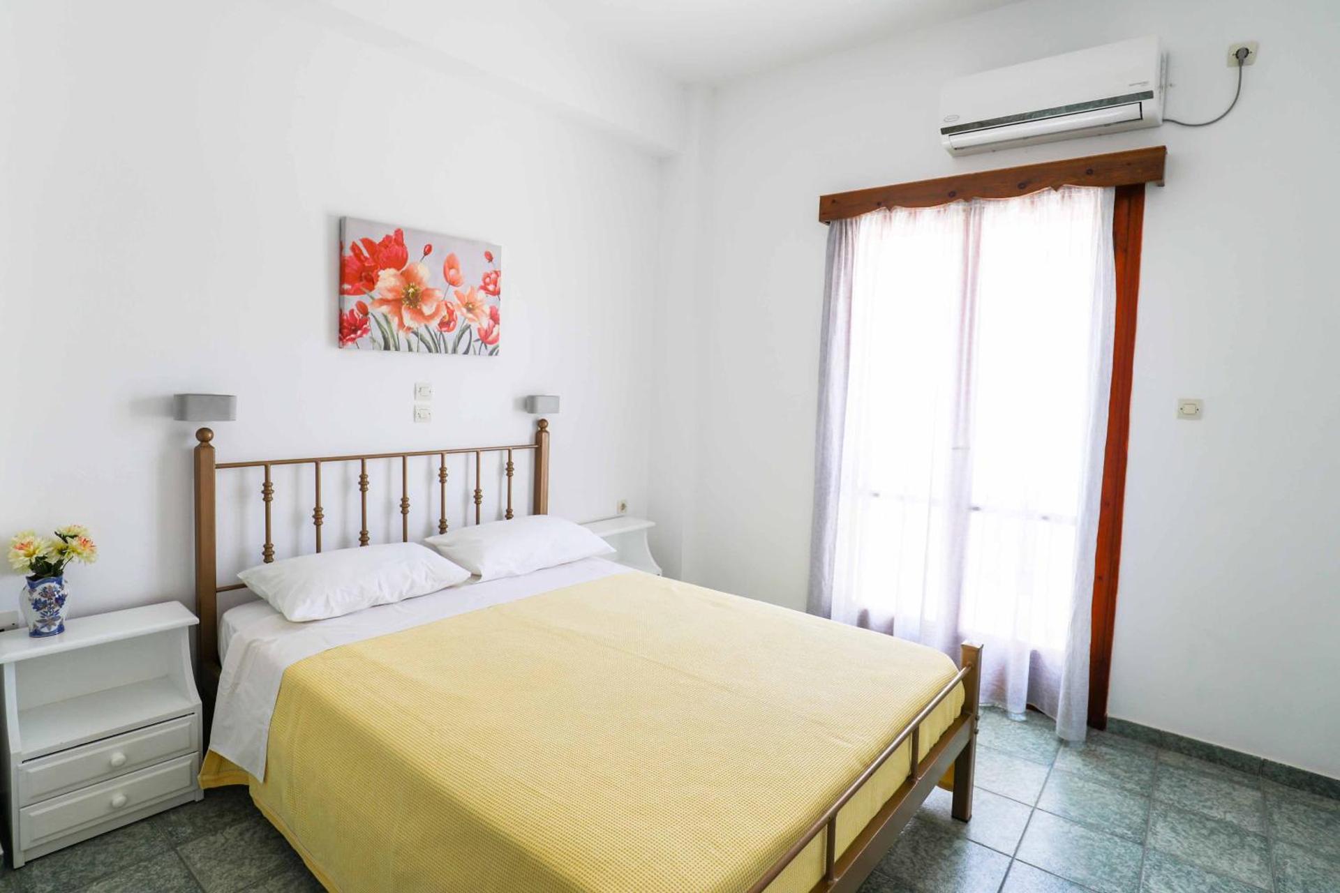 Finikas Santorini - Photo 60