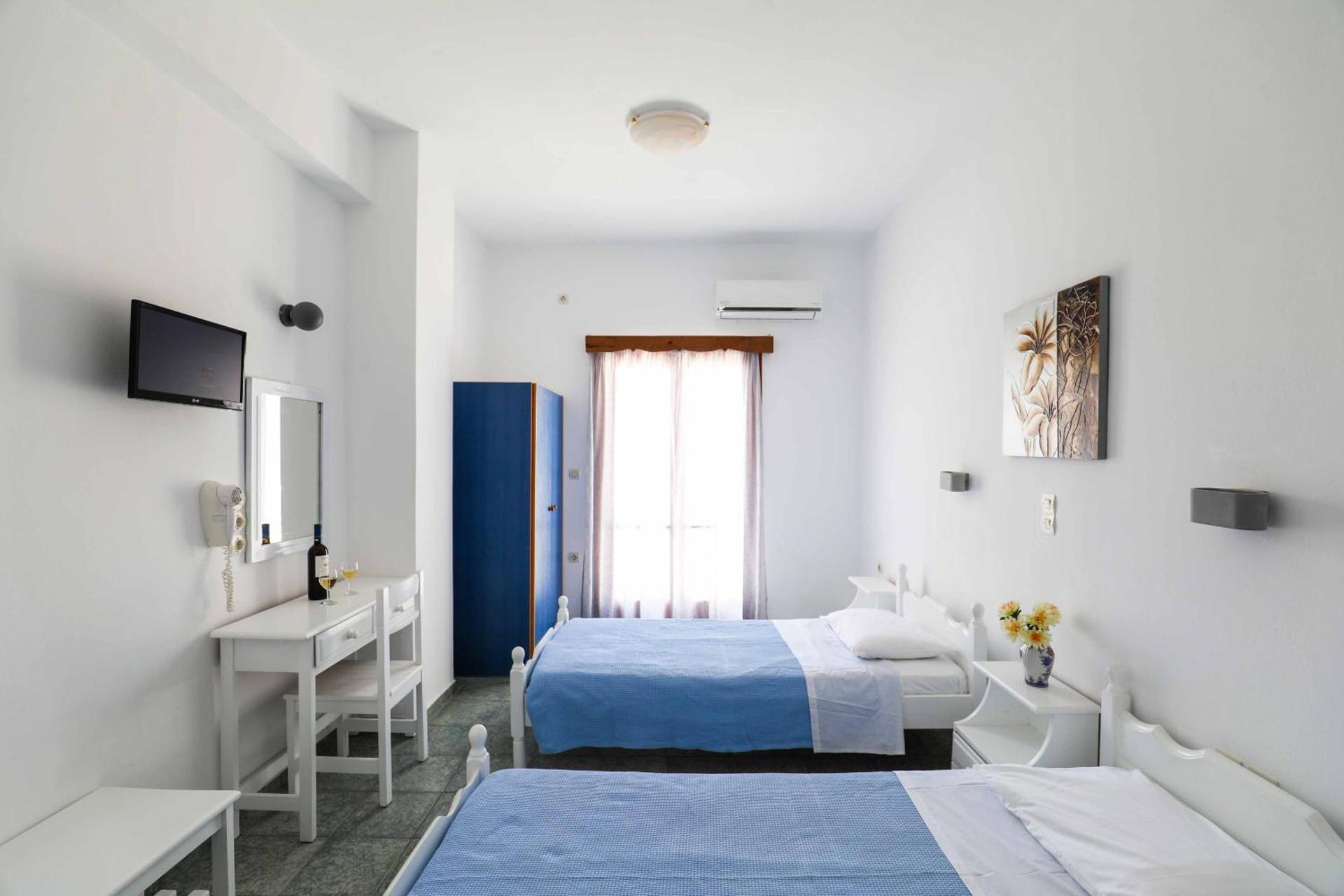 Finikas Santorini - Photo 7