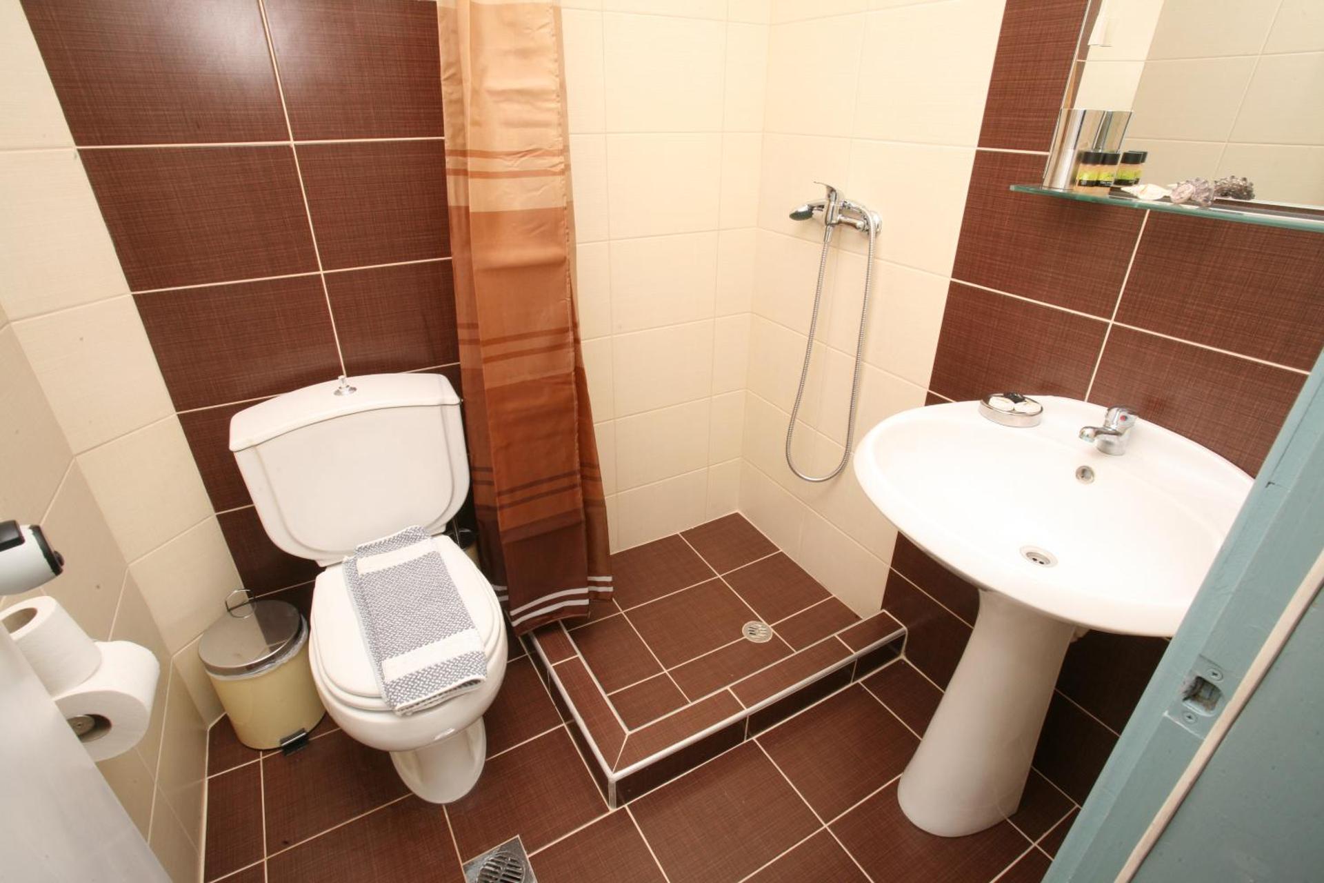 Sun Hotel - Photo 36