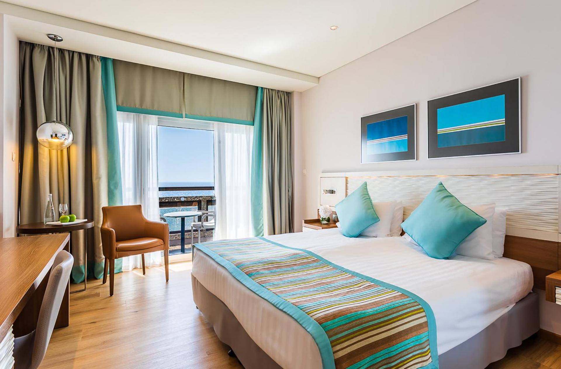 Crowne Plaza Limassol by IHG - Photo 21