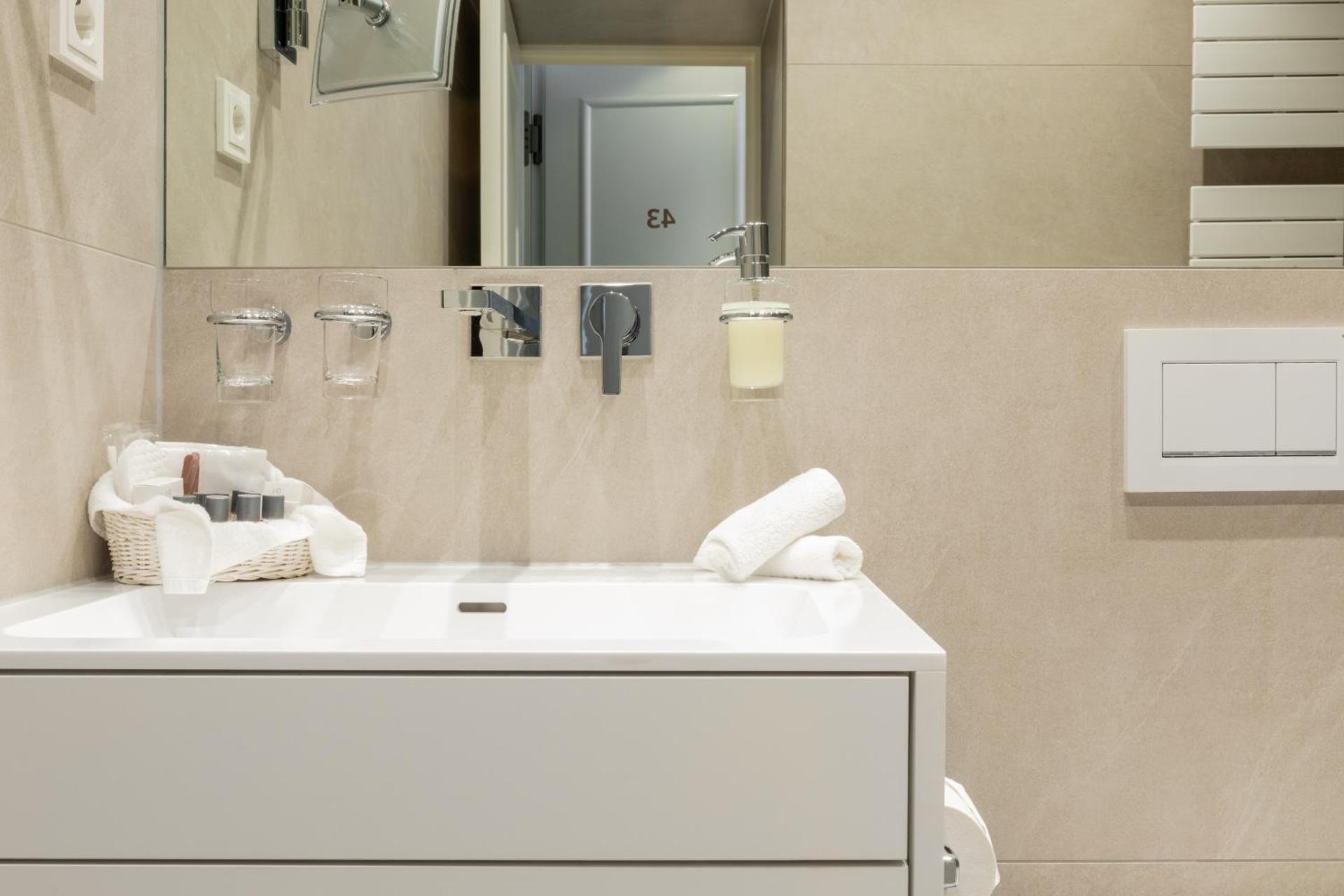 Hotel an der Oper - Photo 12