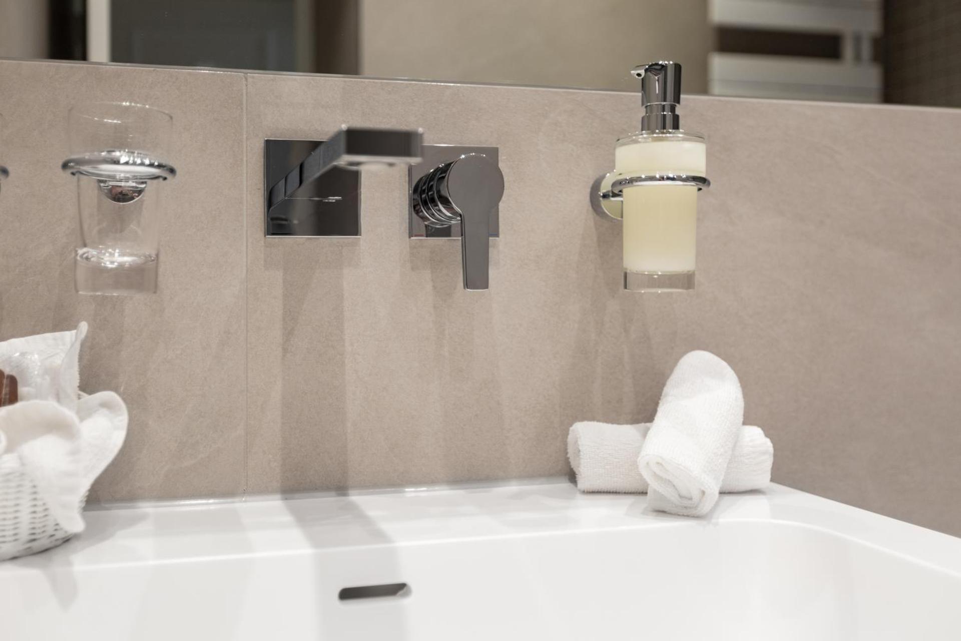 Hotel an der Oper - Photo 13