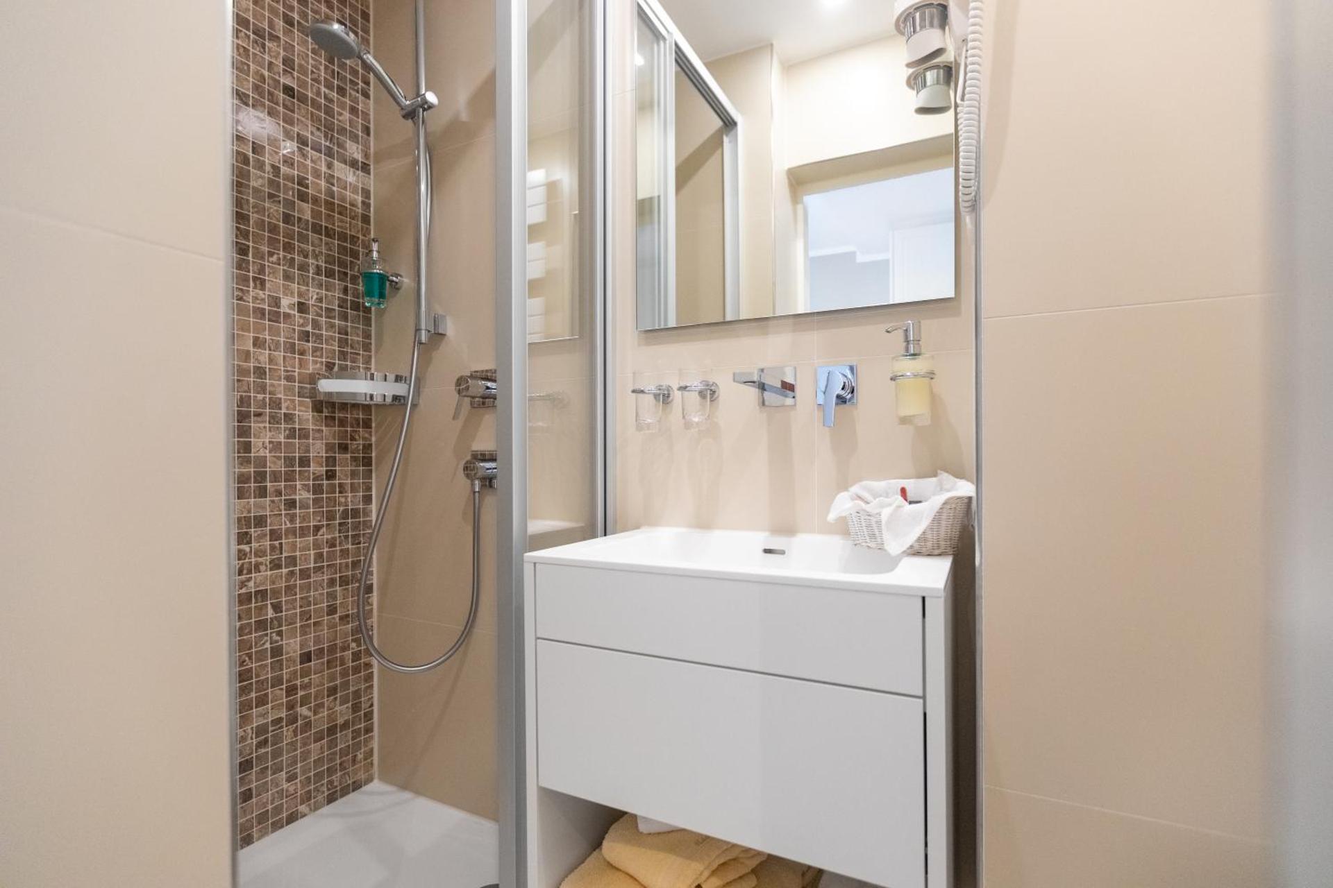 Hotel an der Oper - Photo 36